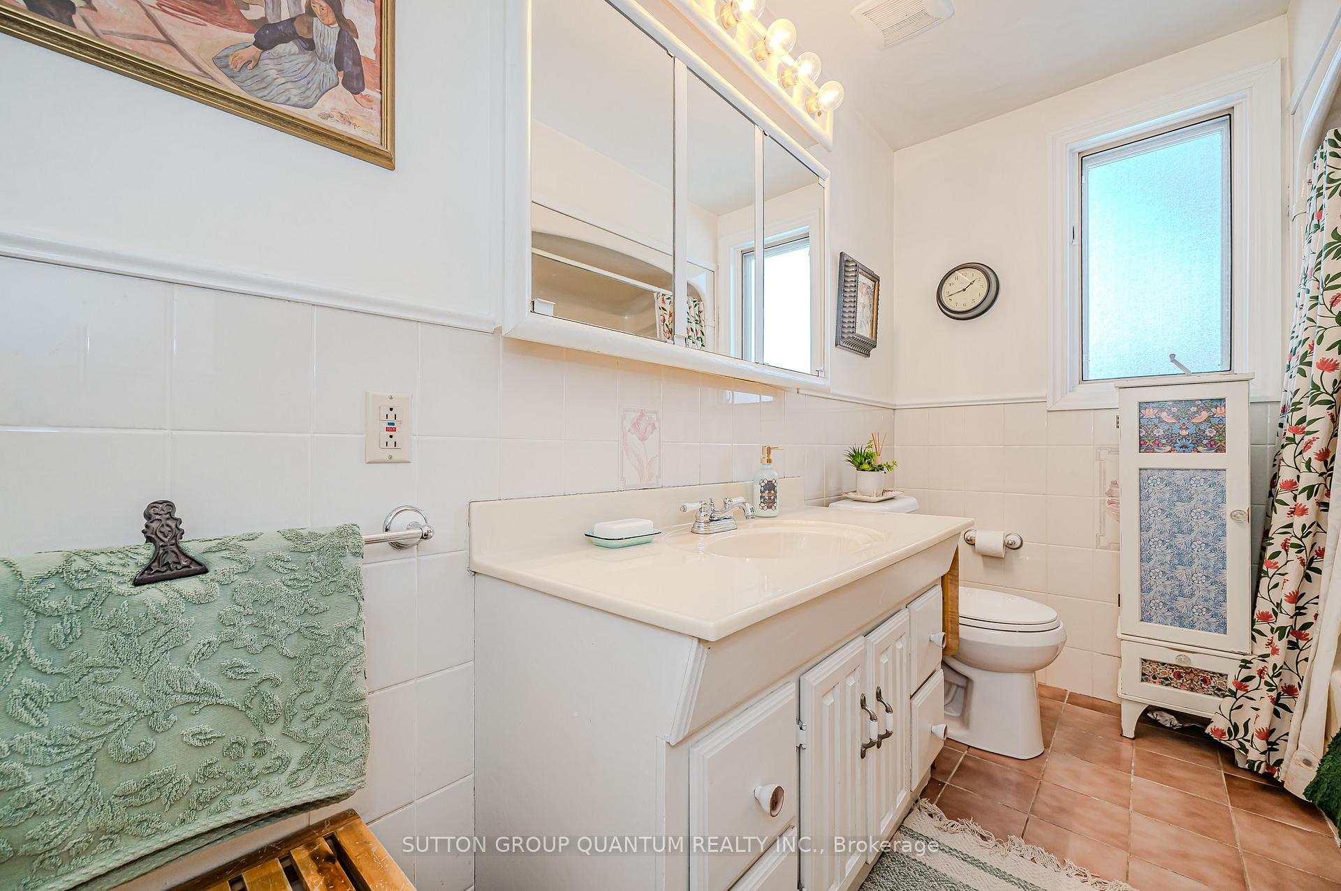 Photo 10 of 15 Mayfair Avenue, Hamilton, Dundas — HOMEH