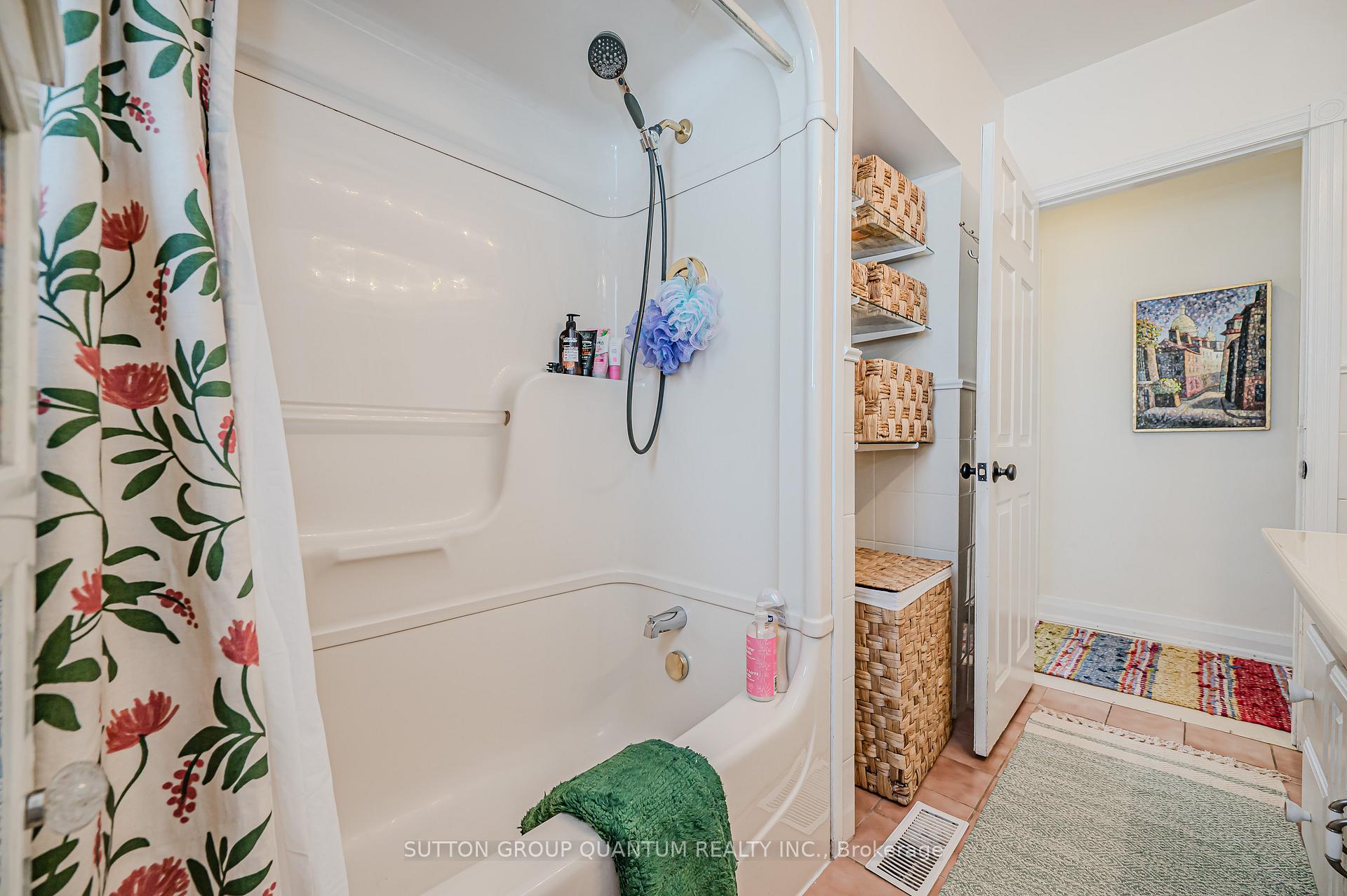 Photo 17 of 15 Mayfair Avenue, Hamilton, Dundas — HOMEH