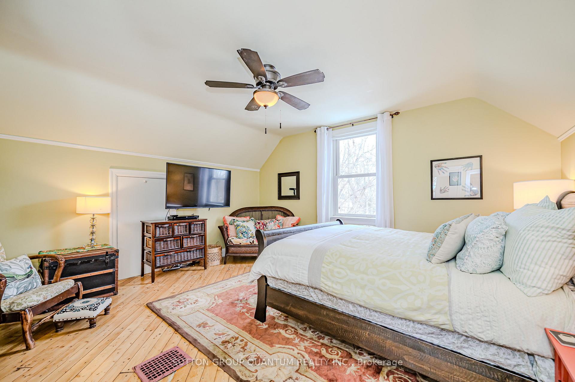 Photo 23 of 15 Mayfair Avenue, Hamilton, Dundas — HOMEH