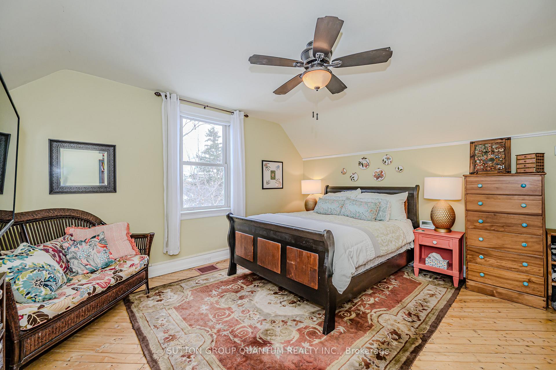 Photo 24 of 15 Mayfair Avenue, Hamilton, Dundas — HOMEH