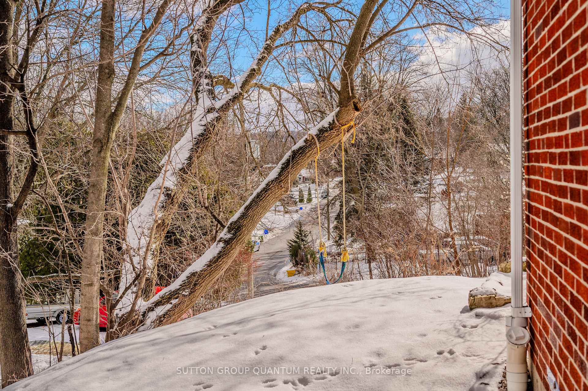 Photo 33 of 15 Mayfair Avenue, Hamilton, Dundas — HOMEH