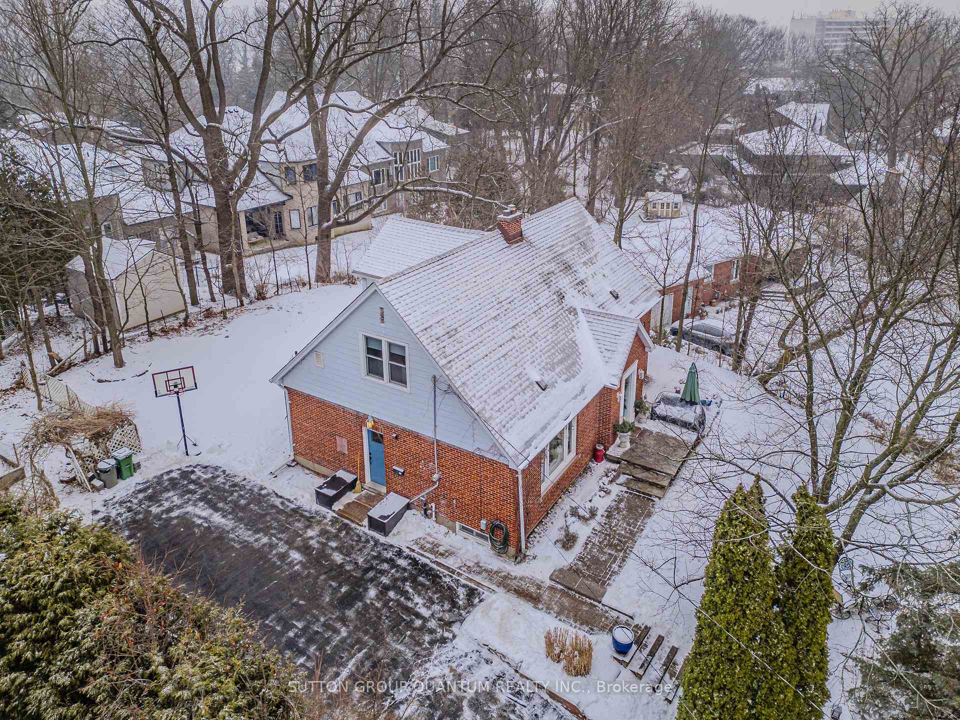 Photo 37 of 15 Mayfair Avenue, Hamilton, Dundas — HOMEH