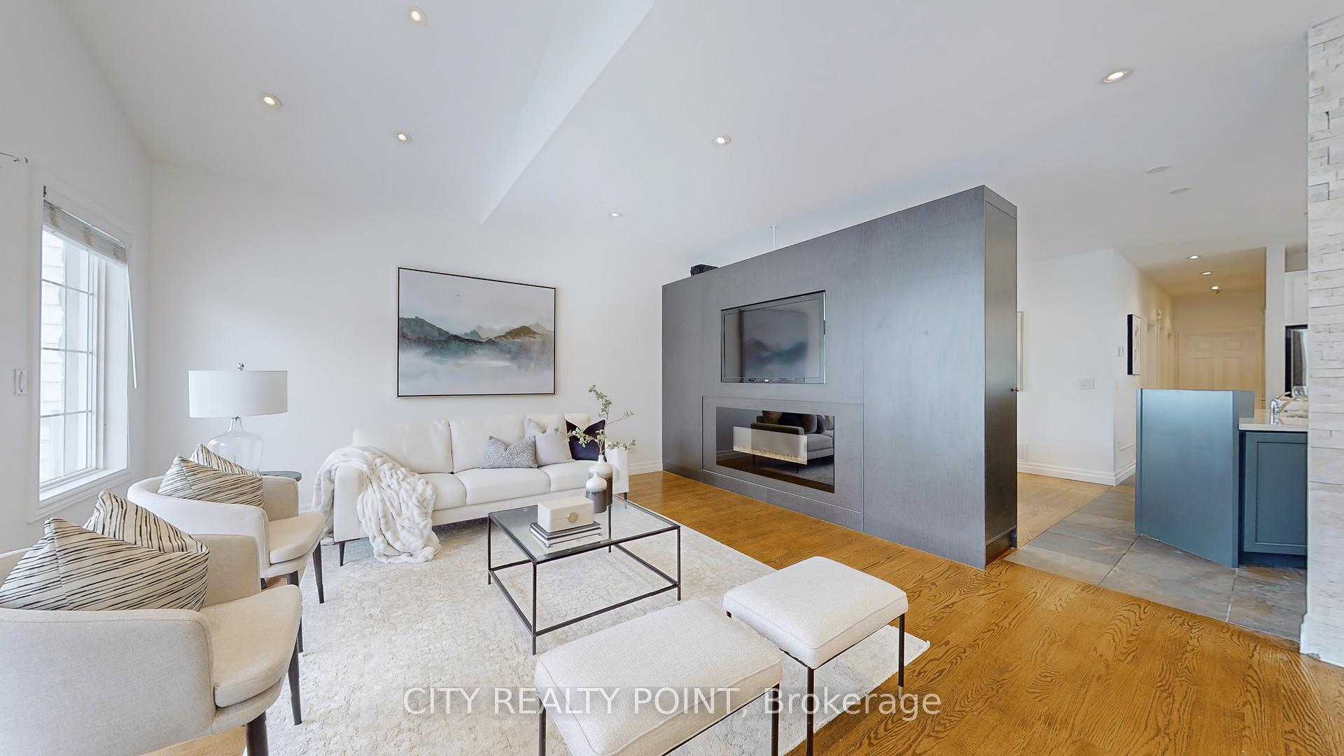 Photo 3 of 126 Clarence Street, Vaughan, West Woodbridge — HOMEH