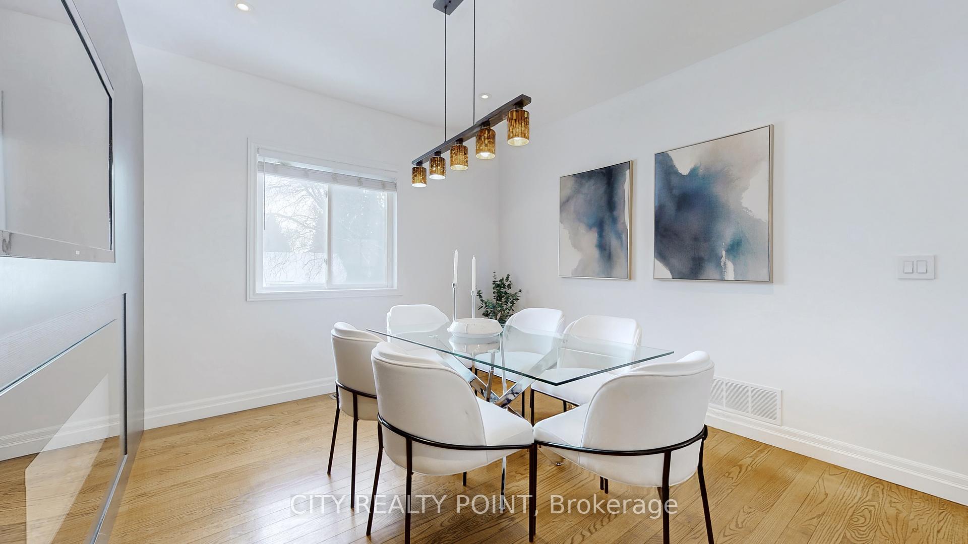 Photo 2 of 126 Clarence Street, Vaughan, West Woodbridge — HOMEH