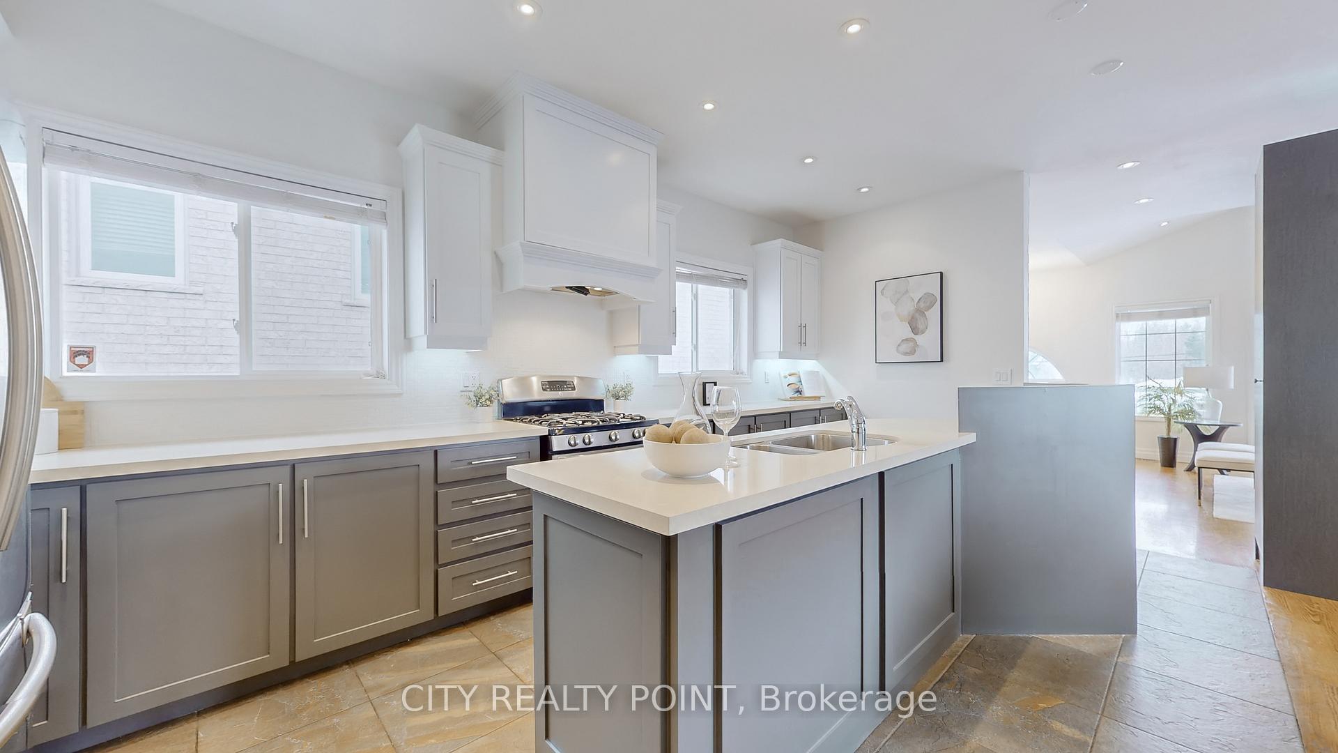 Photo 6 of 126 Clarence Street, Vaughan, West Woodbridge — HOMEH