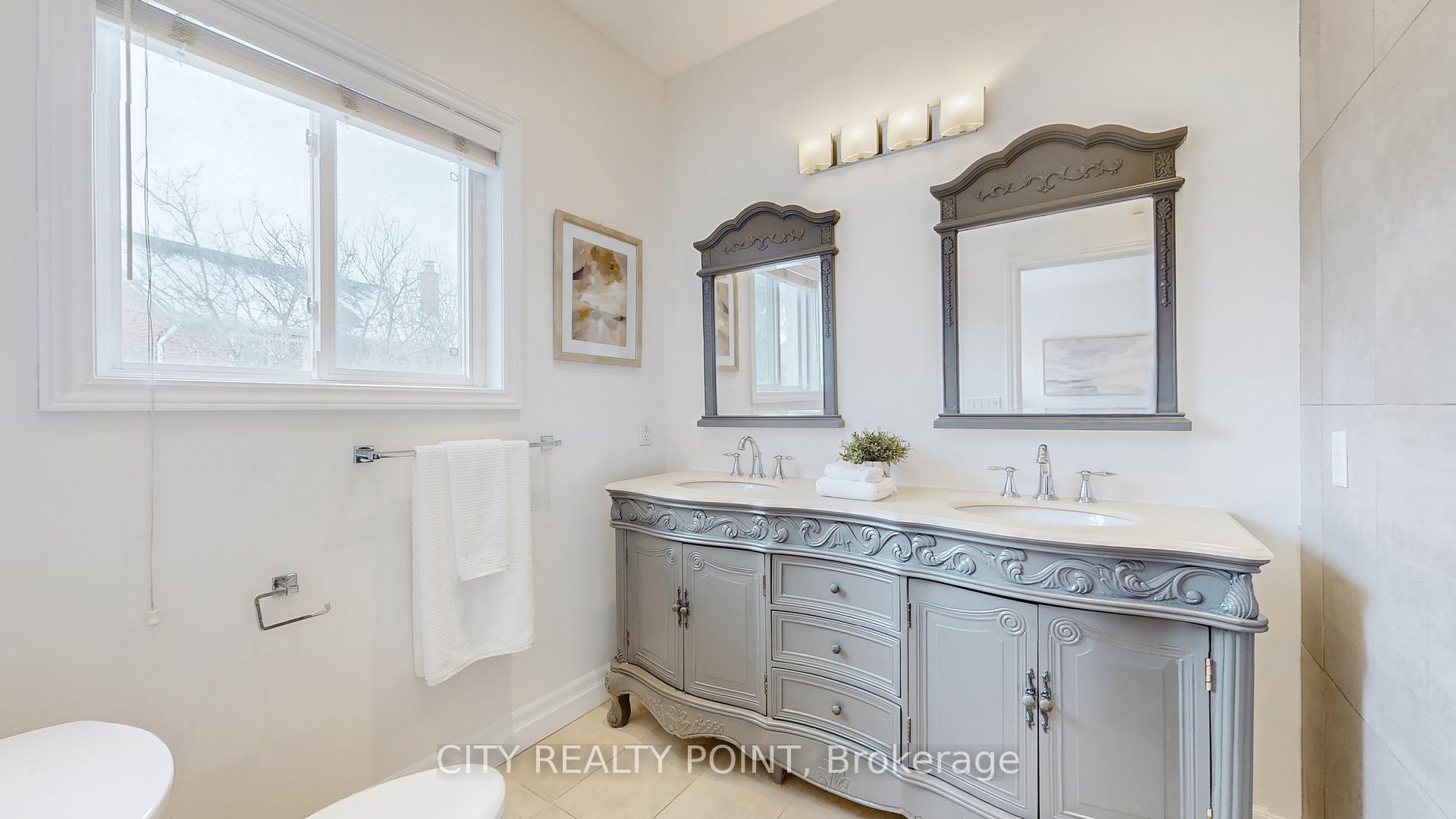 Photo 15 of 126 Clarence Street, Vaughan, West Woodbridge — HOMEH