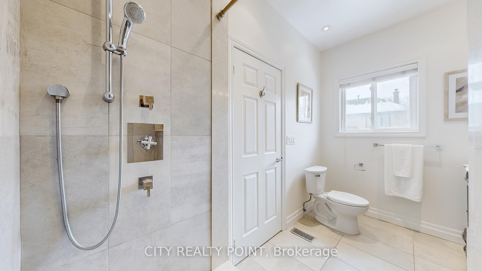 Photo 13 of 126 Clarence Street, Vaughan, West Woodbridge — HOMEH