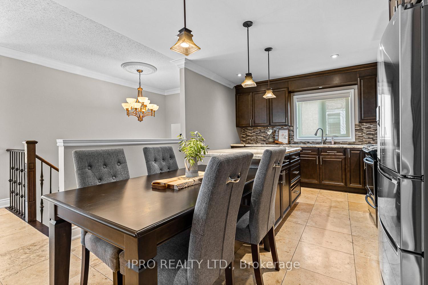 Photo 7 of 69 Fountainbridge Drive, Caledon, Bolton East — HOMEH