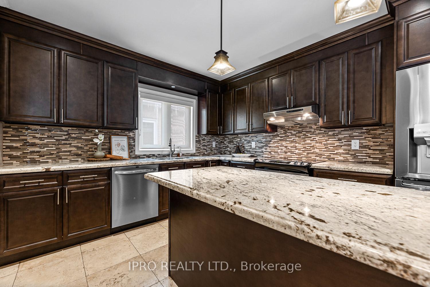 Photo 20 of 69 Fountainbridge Drive, Caledon, Bolton East — HOMEH