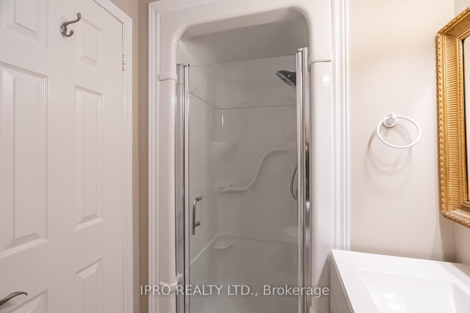 Photo 23 of 69 Fountainbridge Drive, Caledon, Bolton East — HOMEH