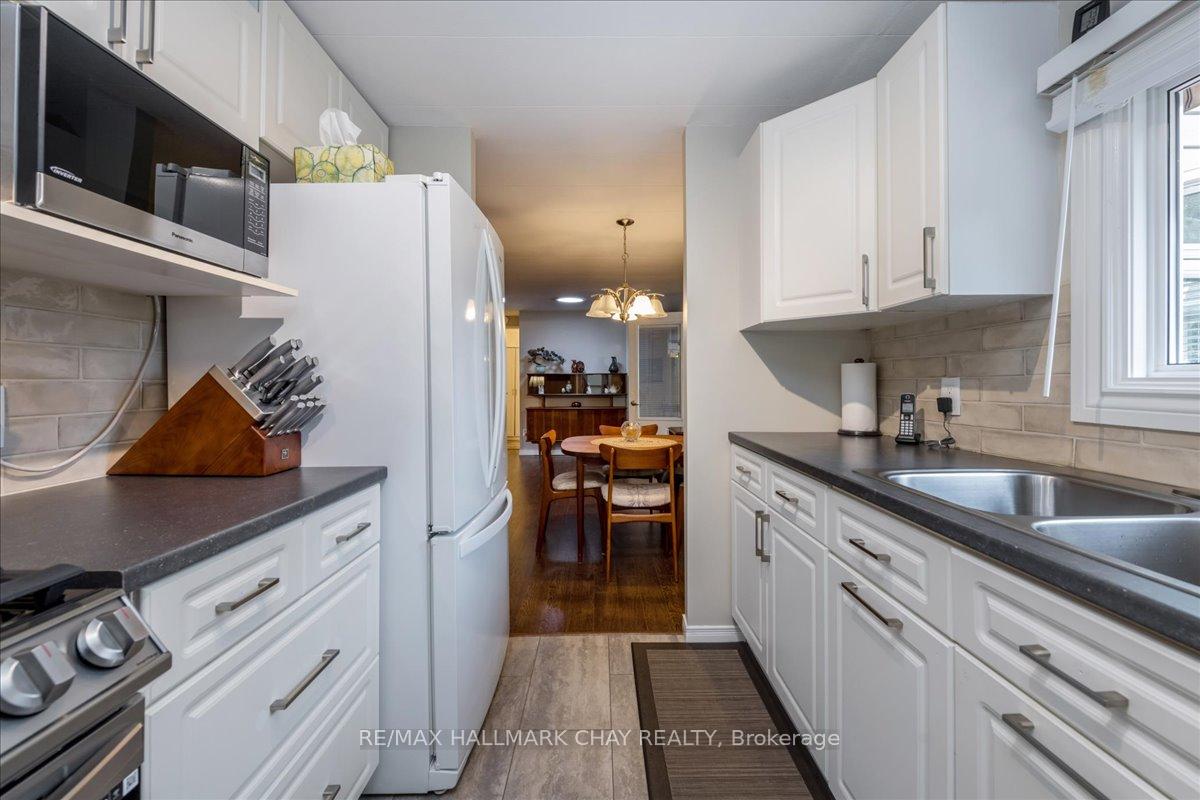 Photo 14 of 2 Cedar Grove, Innisfil, Alcona — HOMEH