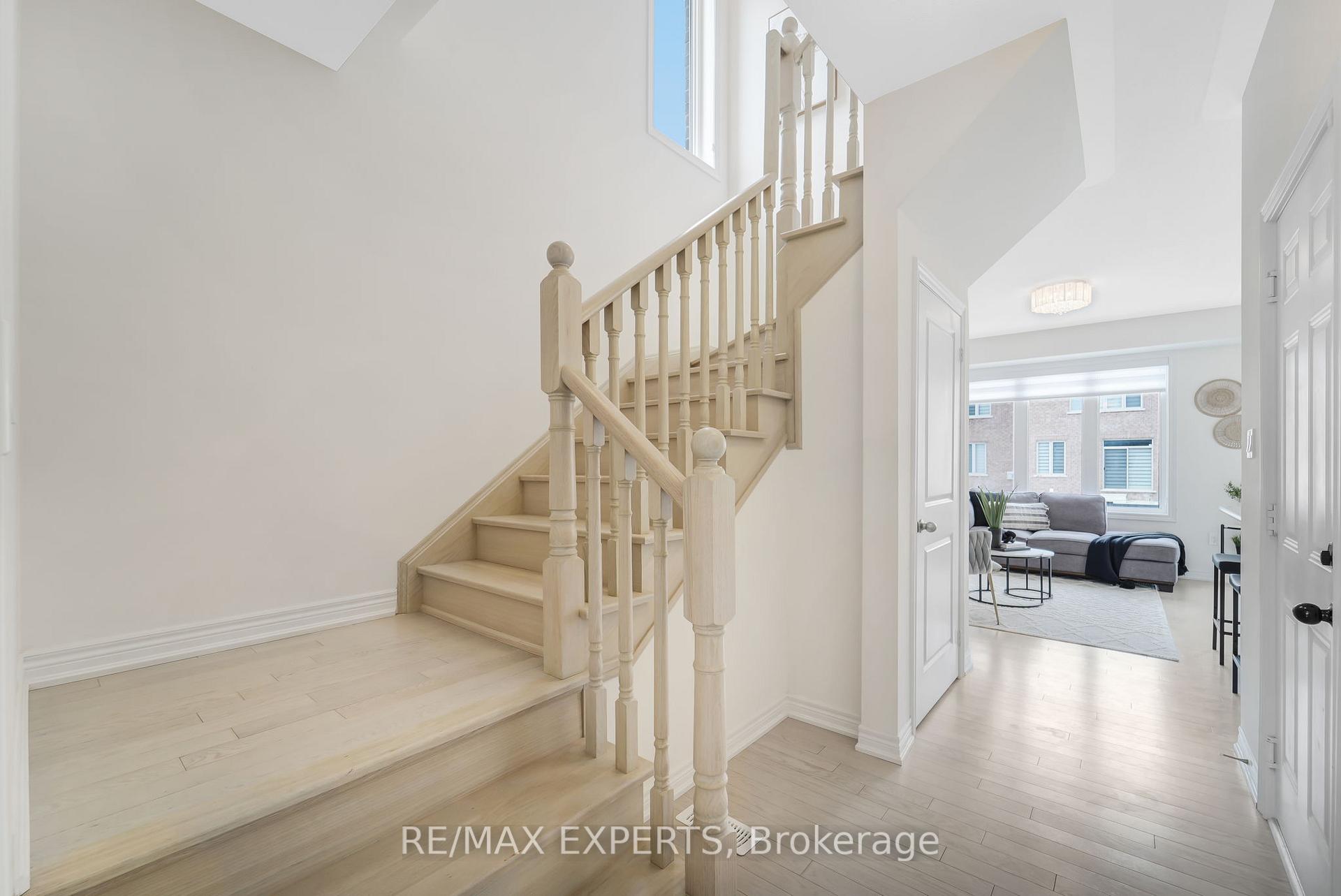 Photo 8 of 440 Black Cherry Crescent, Shelburne — HOMEH