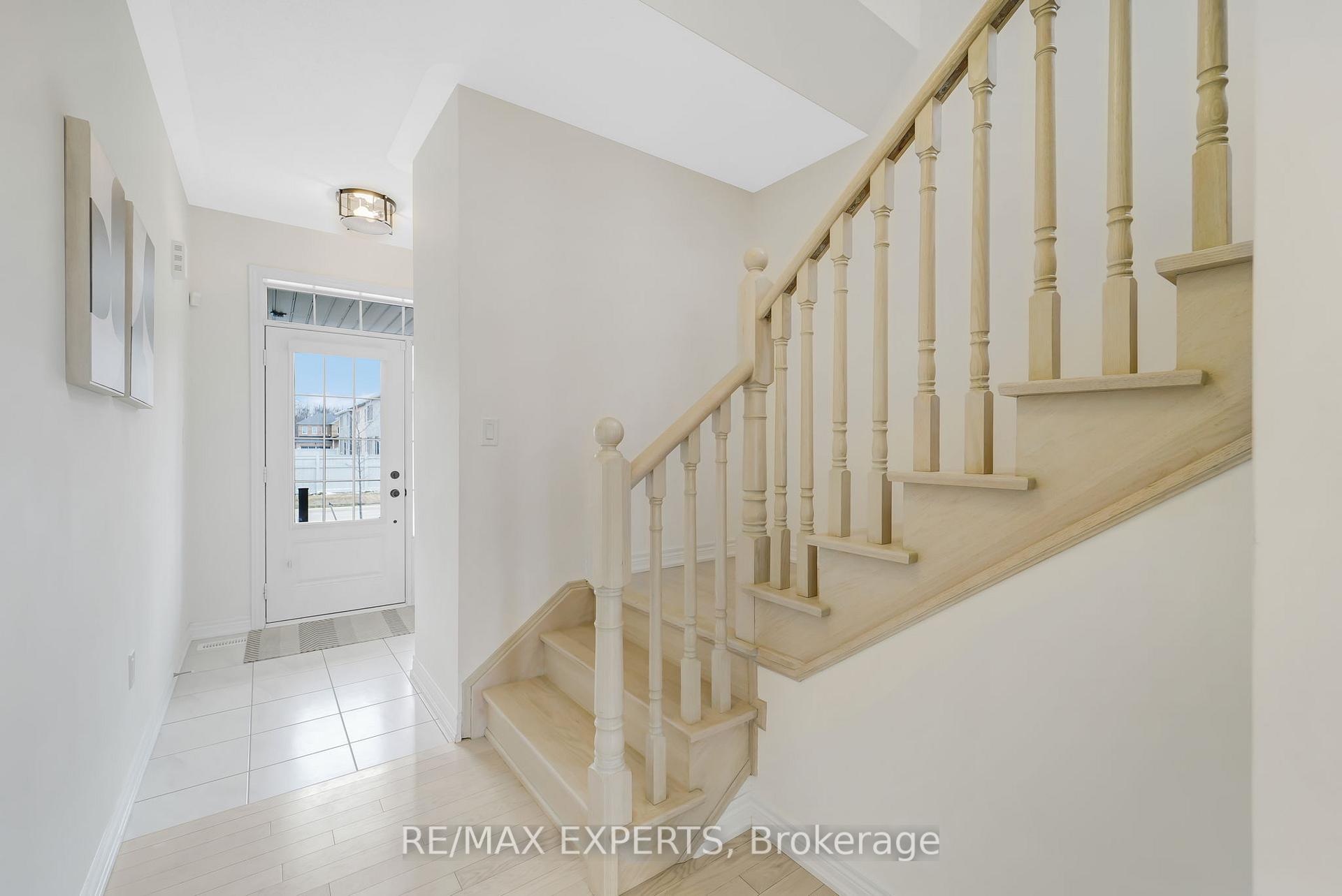 Photo 2 of 440 Black Cherry Crescent, Shelburne — HOMEH