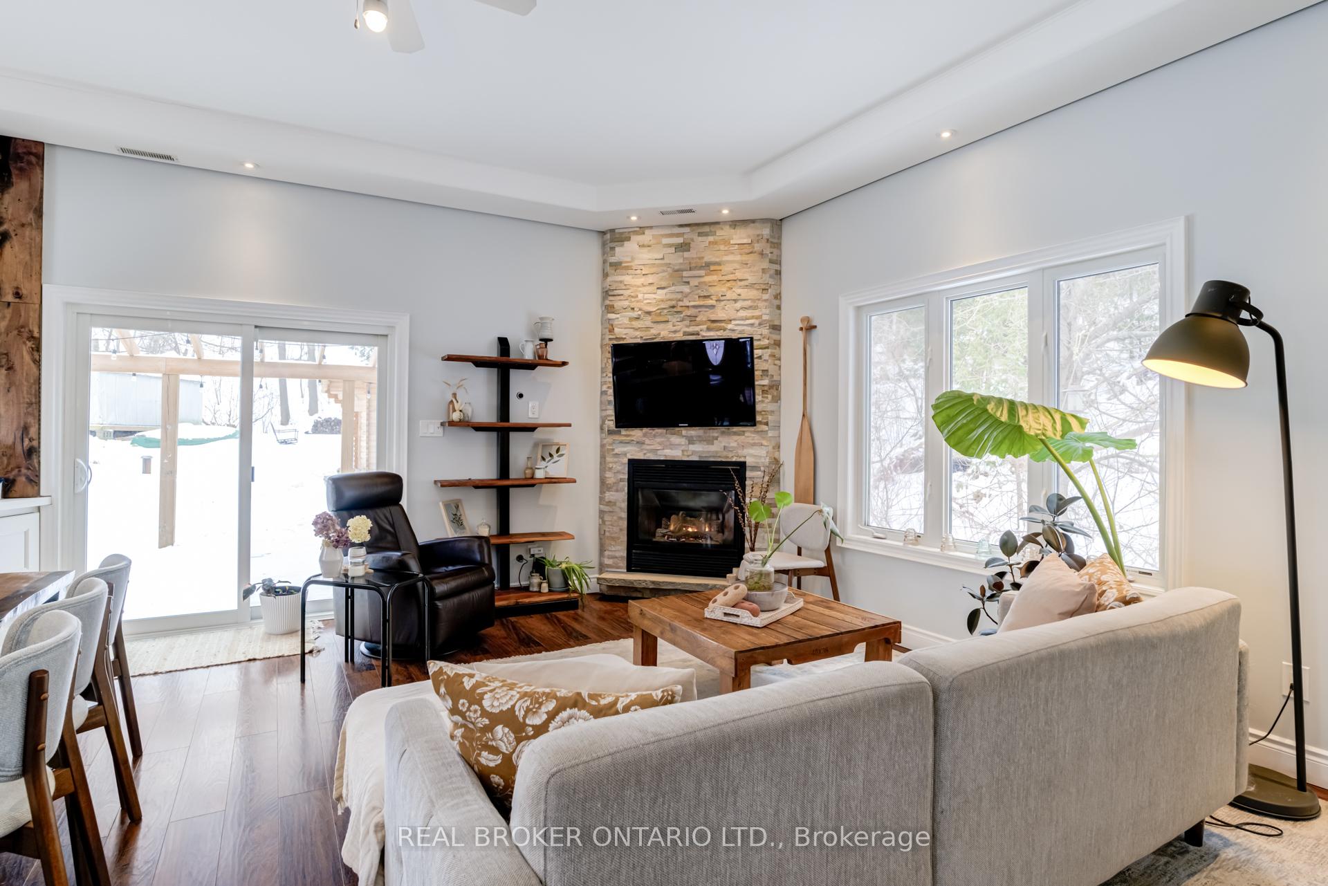 Photo 11 of 29 Old Pavillion Road, Caledon, Cheltenham — HOMEH