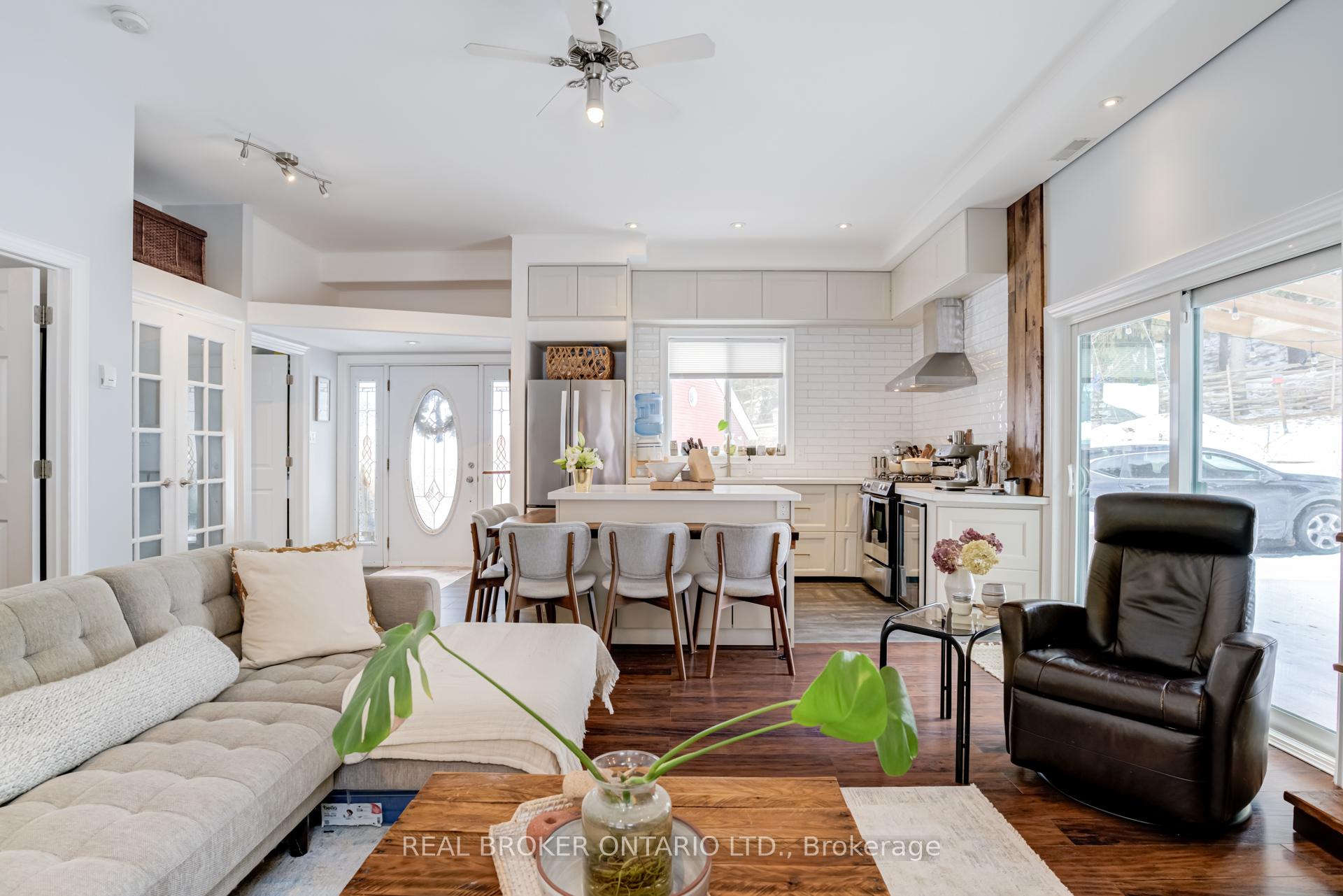 Photo 15 of 29 Old Pavillion Road, Caledon, Cheltenham — HOMEH