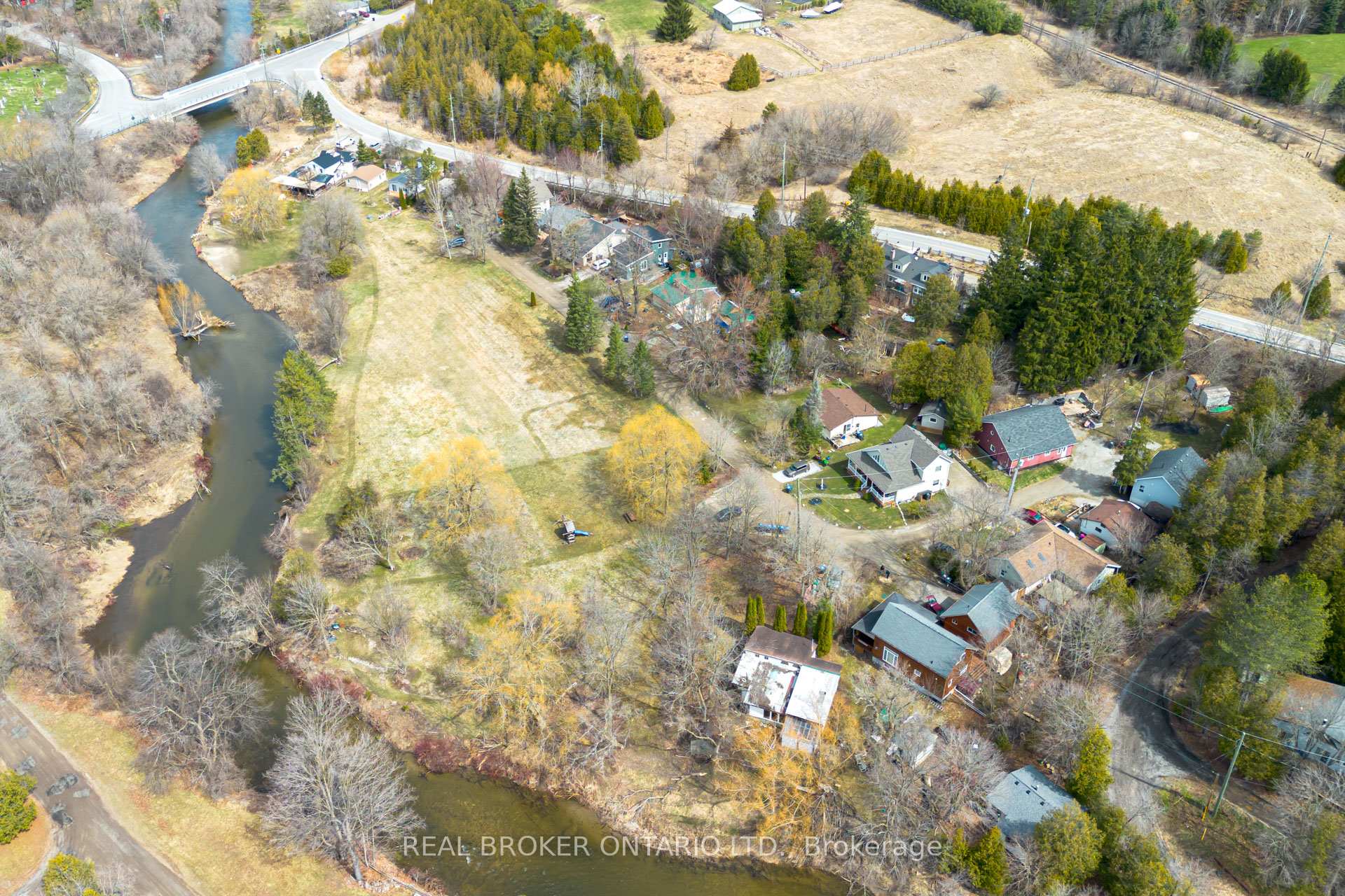 Photo 12 of 29 Old Pavillion Road, Caledon, Cheltenham — HOMEH