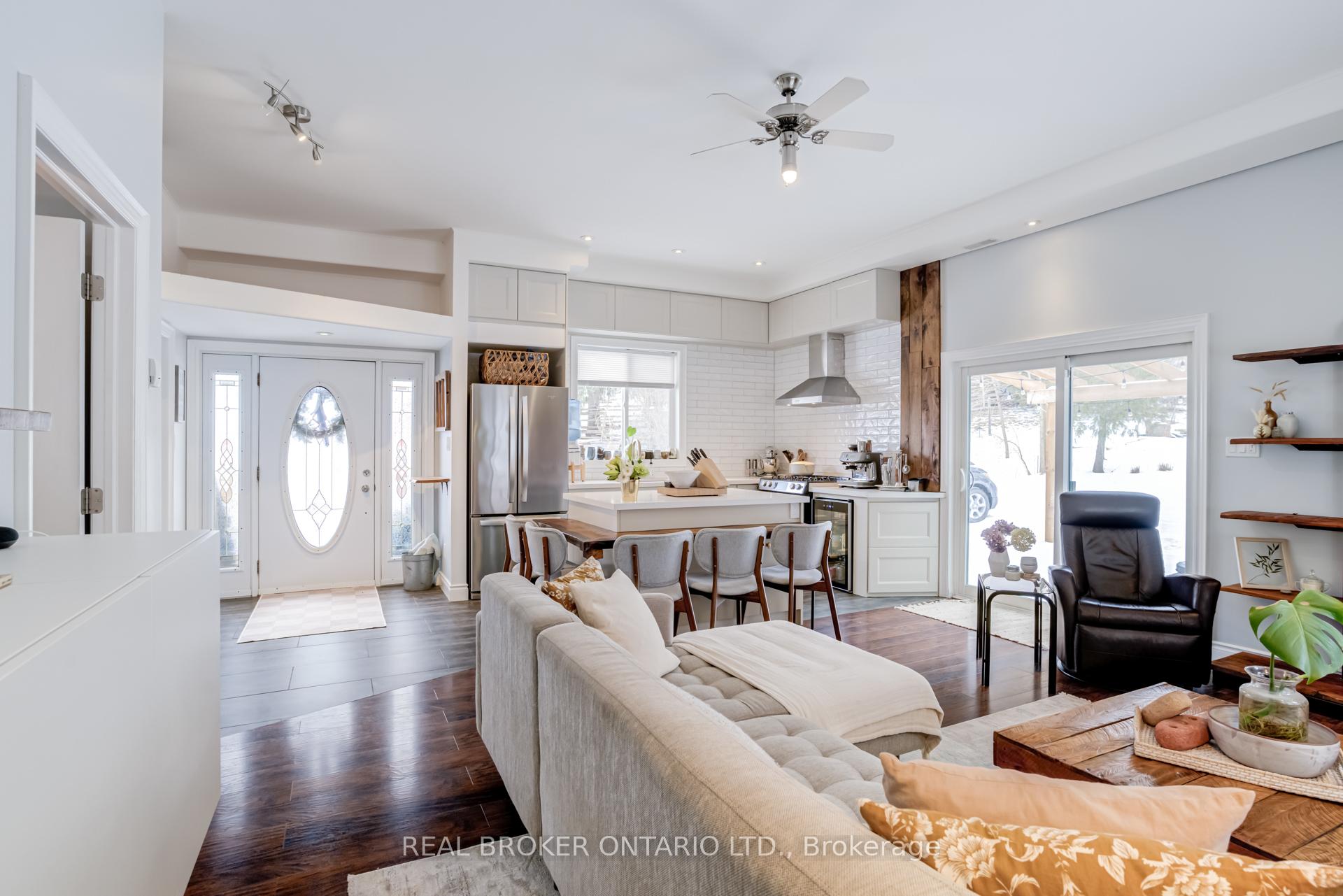 Photo 14 of 29 Old Pavillion Road, Caledon, Cheltenham — HOMEH
