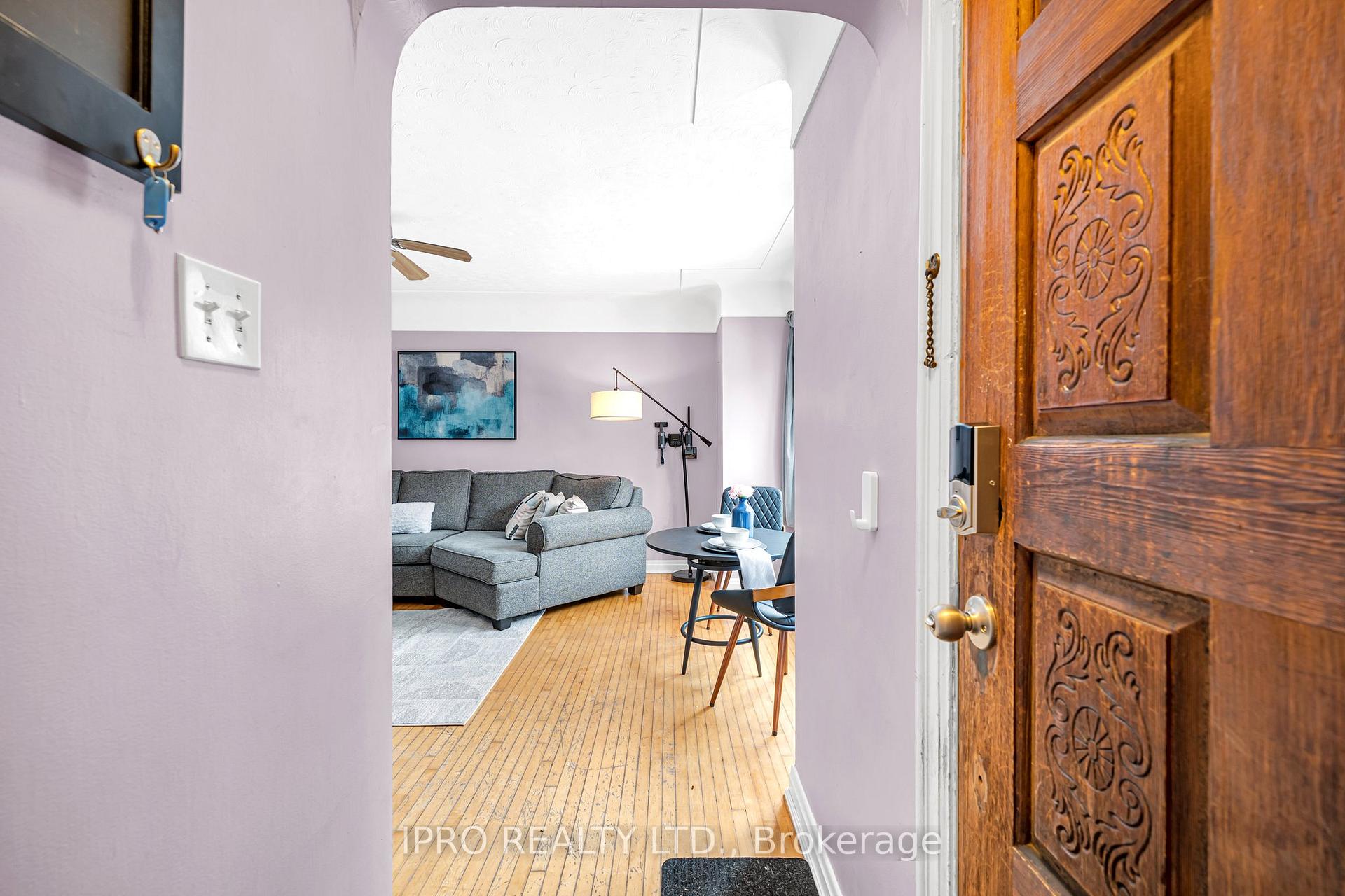 Photo 3 of 179 Bond Street N, Hamilton, Westdale — HOMEH