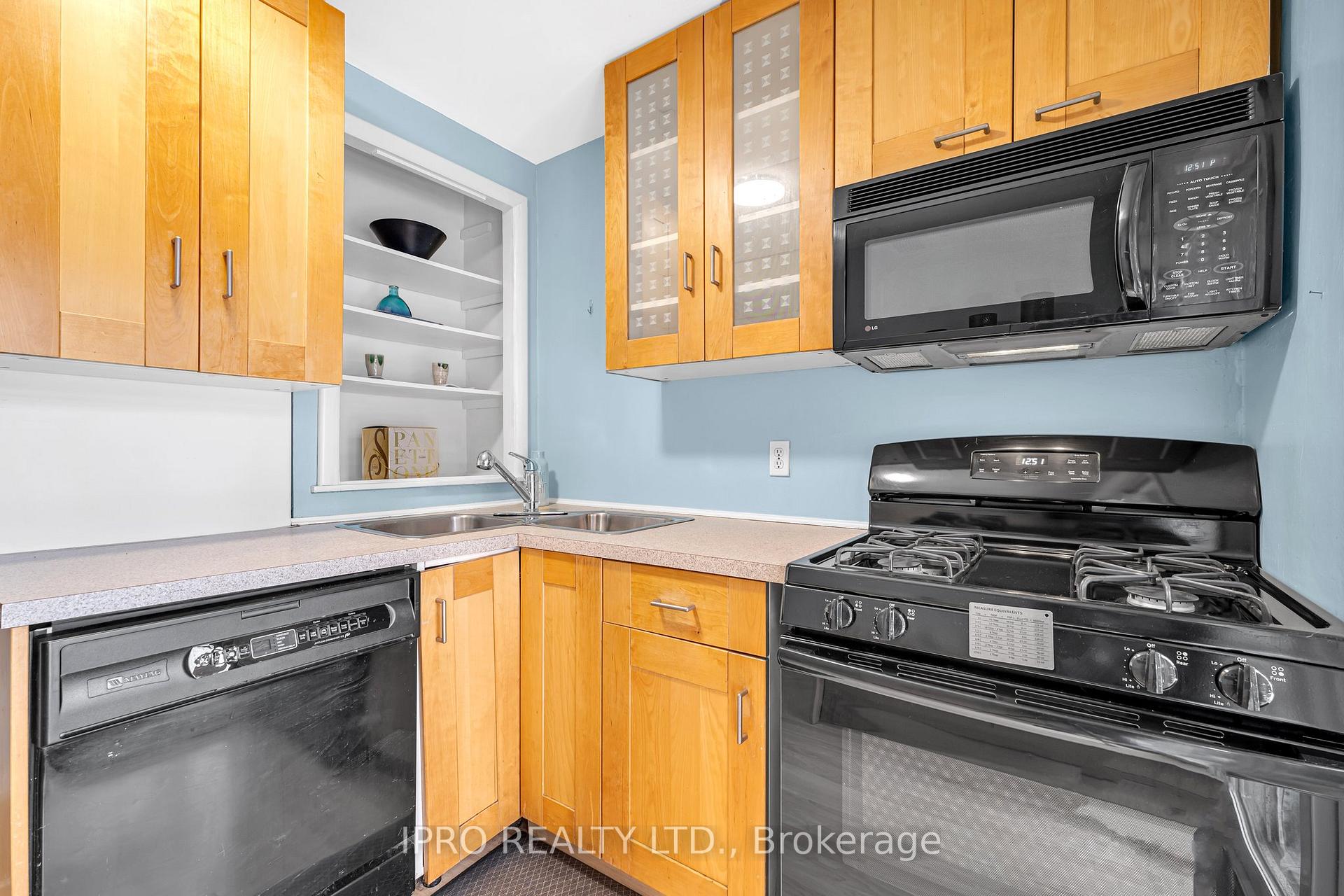Photo 12 of 179 Bond Street N, Hamilton, Westdale — HOMEH