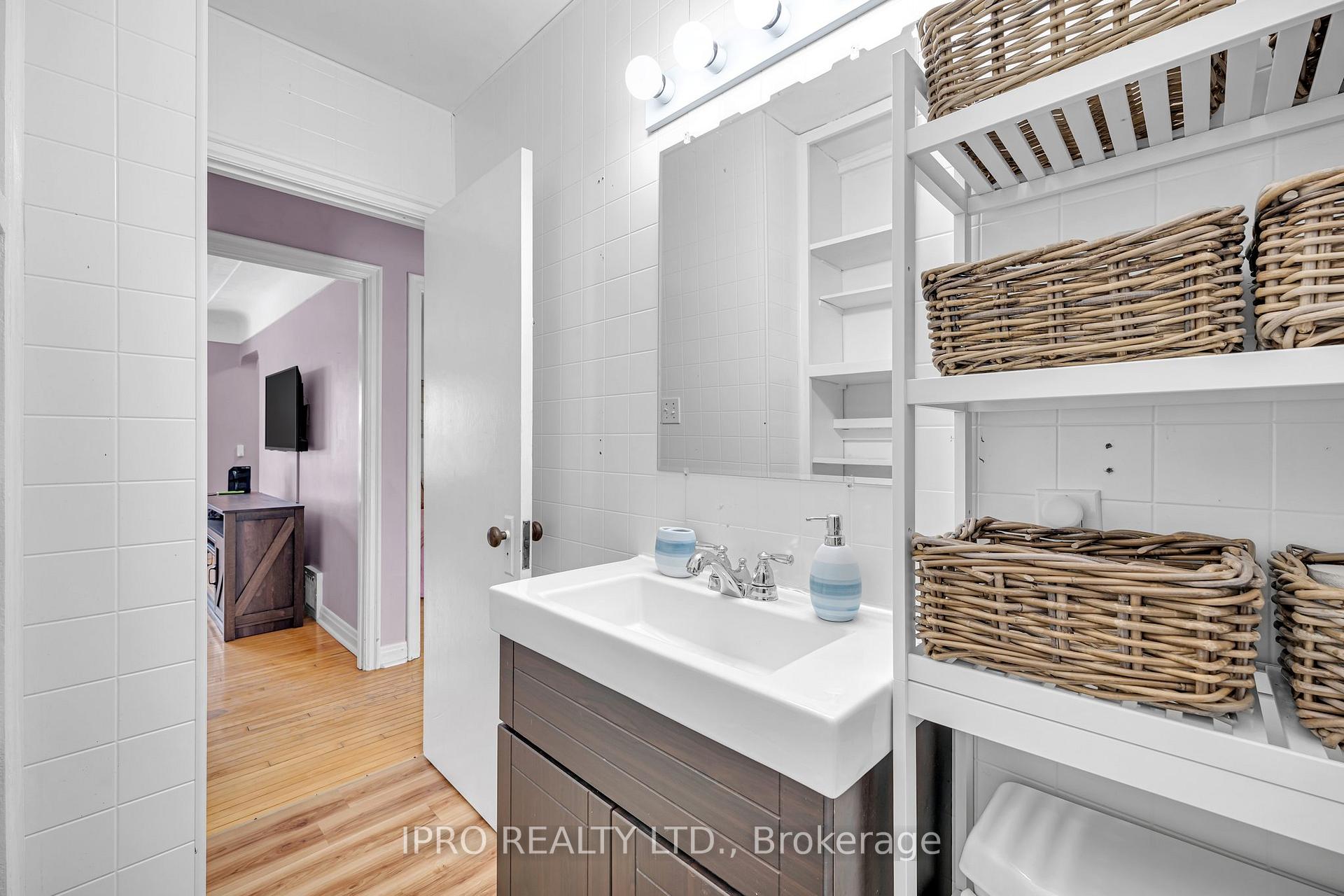 Photo 14 of 179 Bond Street N, Hamilton, Westdale — HOMEH
