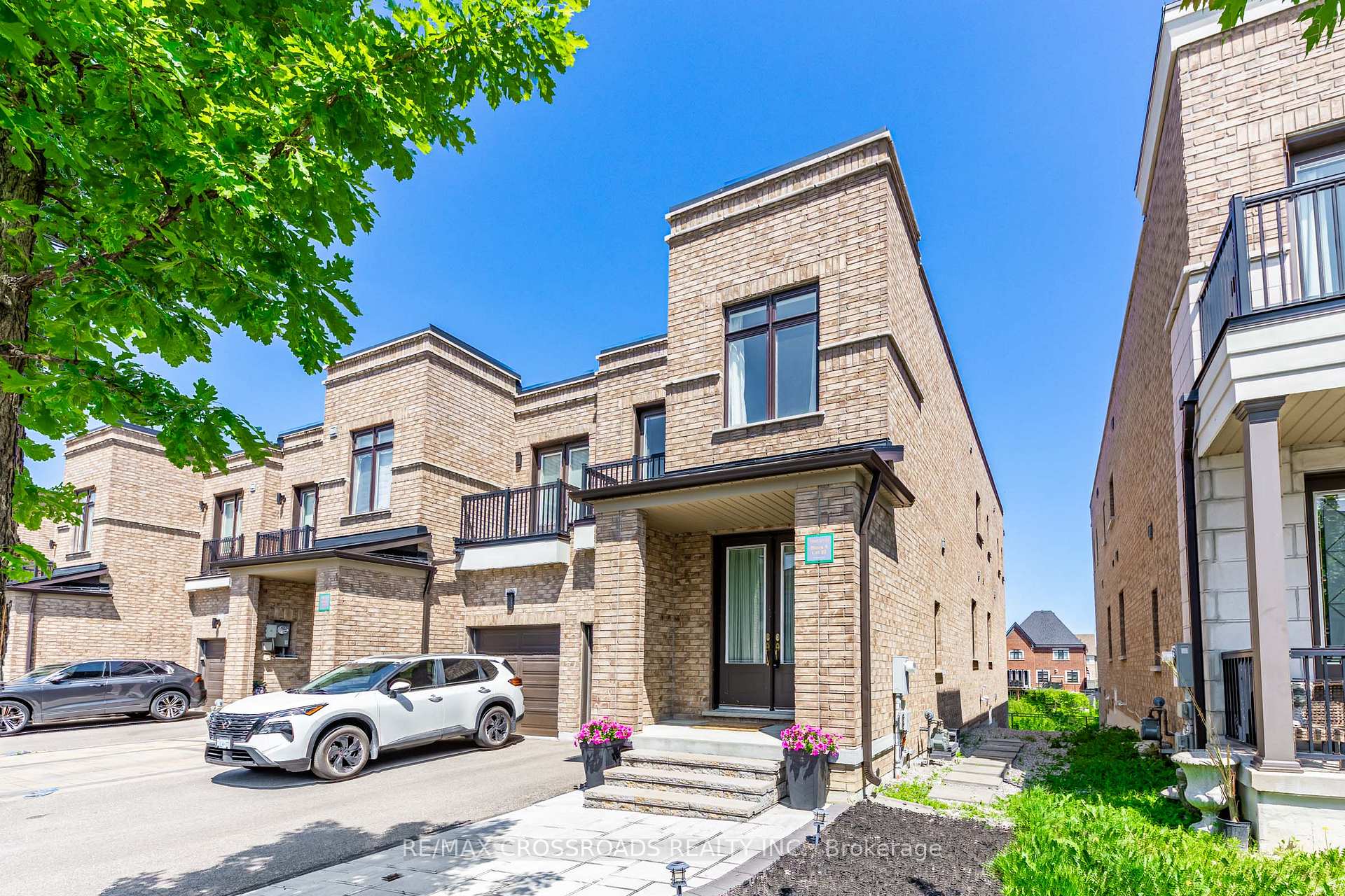 Photo 3 of 192 Elyse Court, Aurora, Bayview Northeast — HOMEH