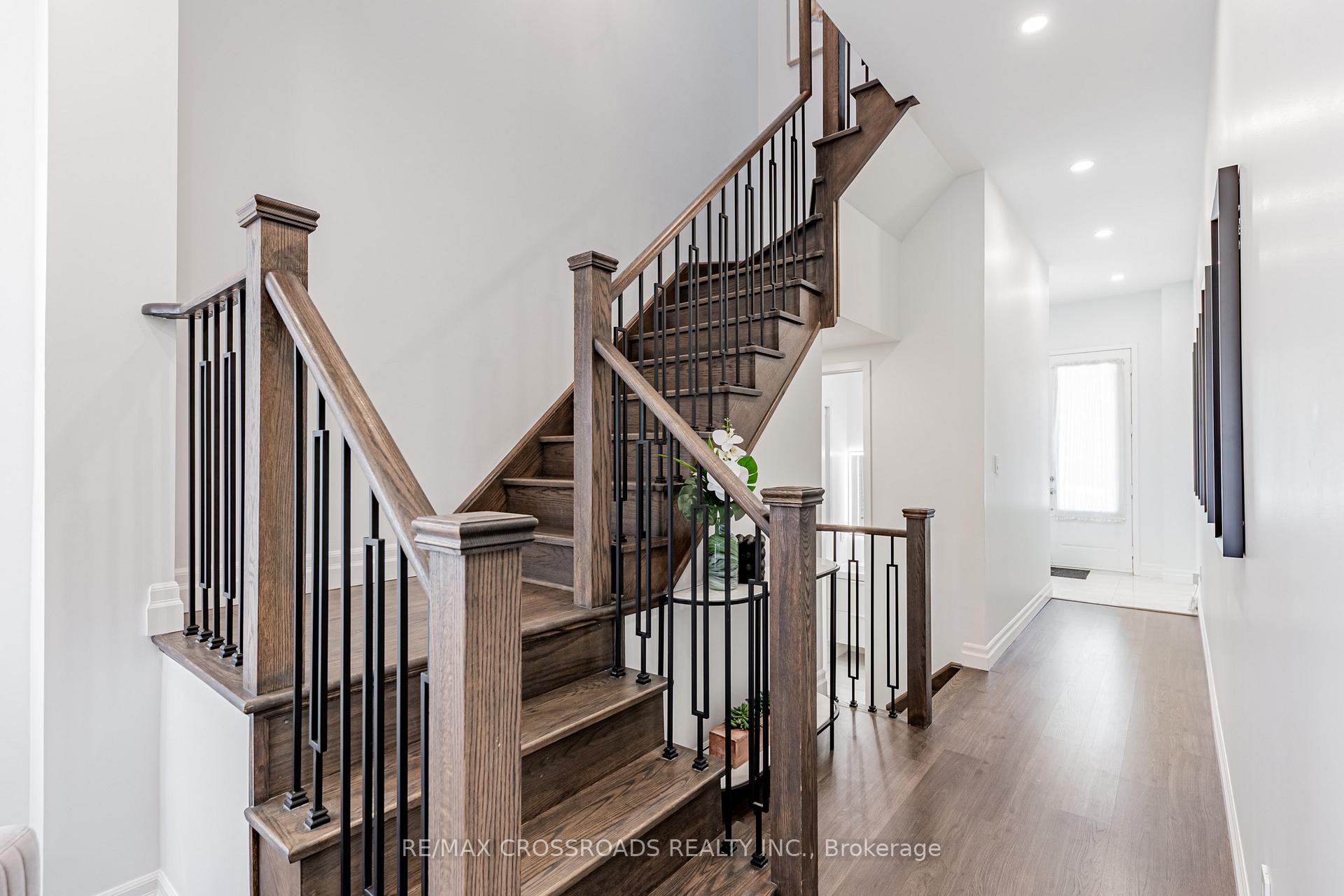 Photo 8 of 192 Elyse Court, Aurora, Bayview Northeast — HOMEH