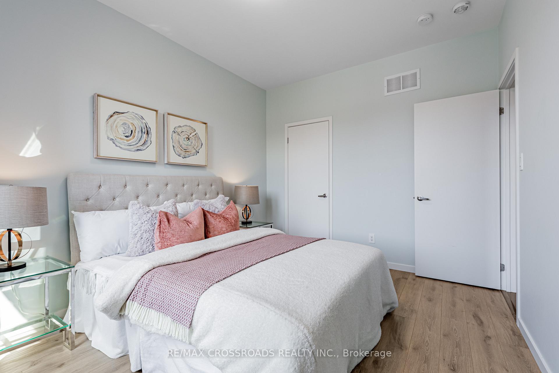 Photo 23 of 192 Elyse Court, Aurora, Bayview Northeast — HOMEH
