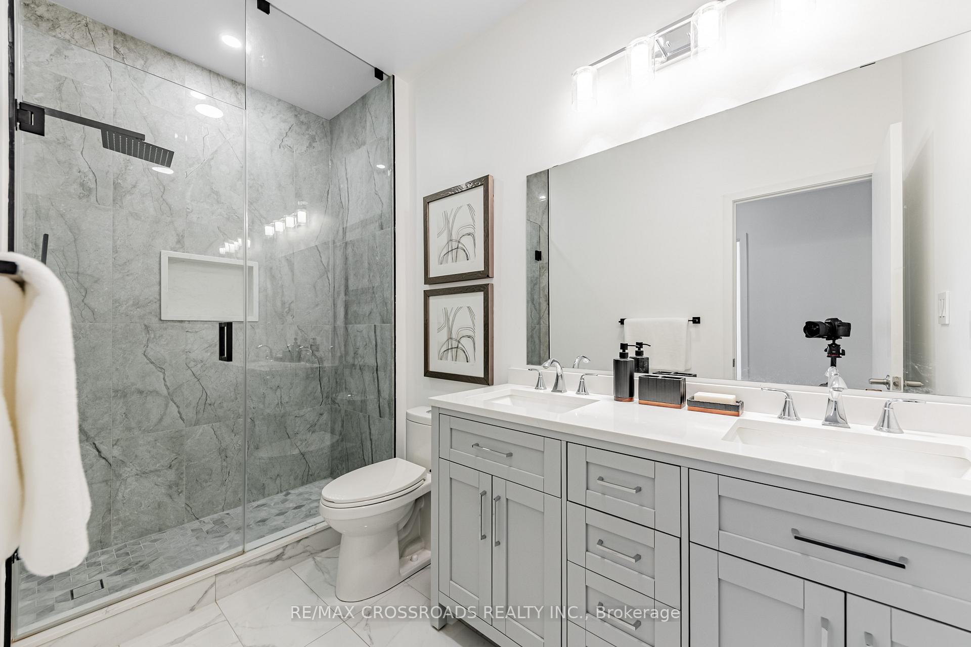 Photo 18 of 192 Elyse Court, Aurora, Bayview Northeast — HOMEH