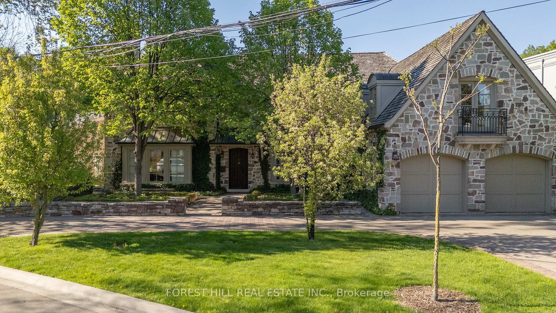 Photo 1 of 102 Sandringham Drive, Toronto, Lawrence Park North — HOMEH