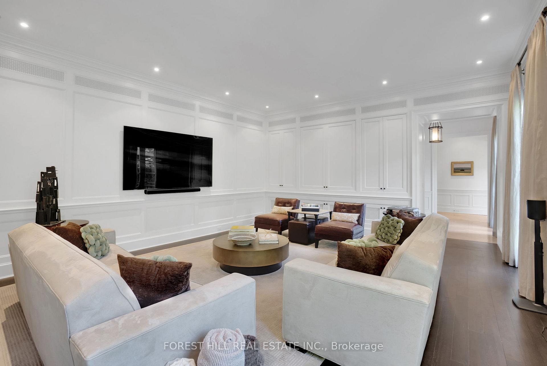 Photo 3 of 102 Sandringham Drive, Toronto, Lawrence Park North — HOMEH