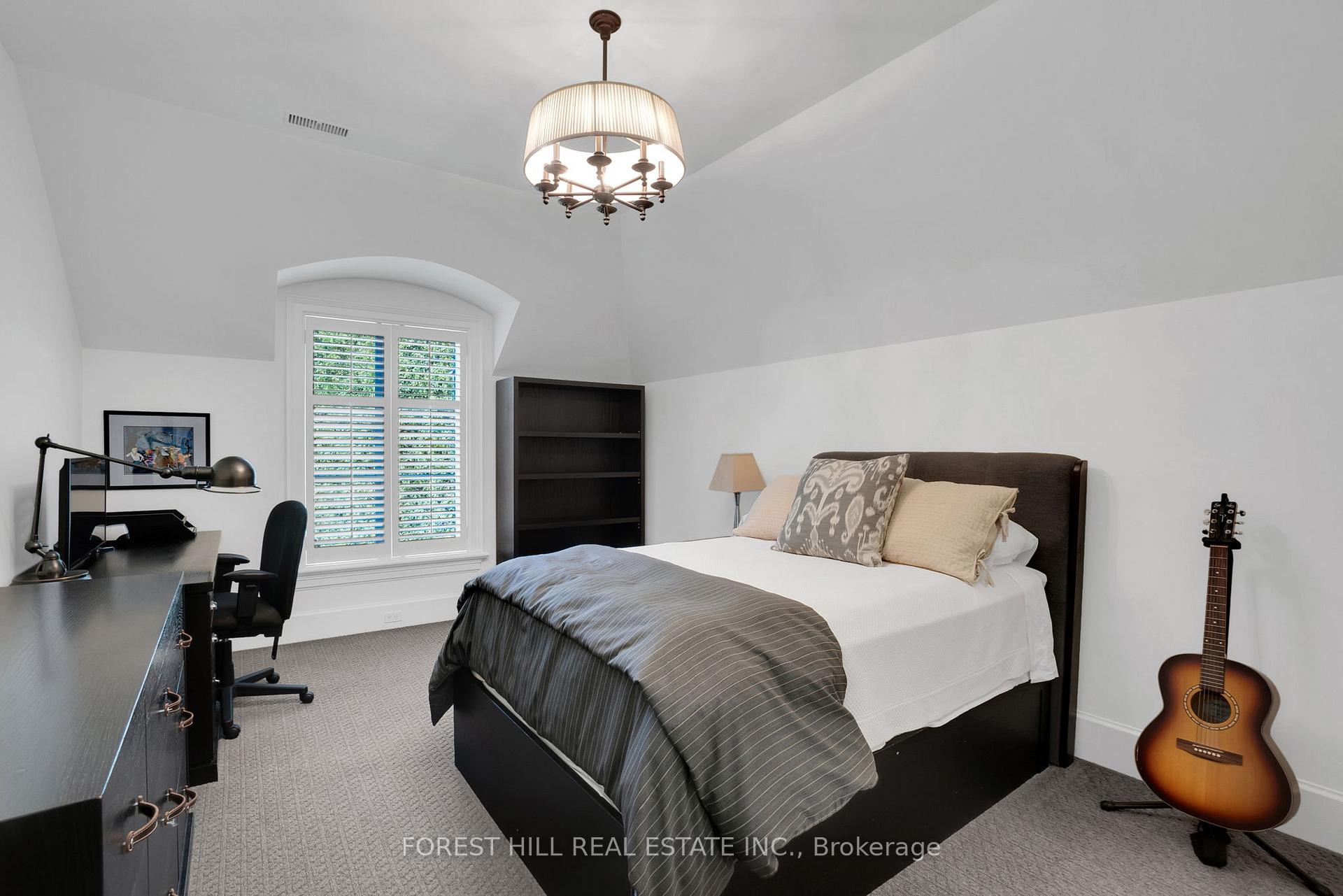 Photo 13 of 102 Sandringham Drive, Toronto, Lawrence Park North — HOMEH