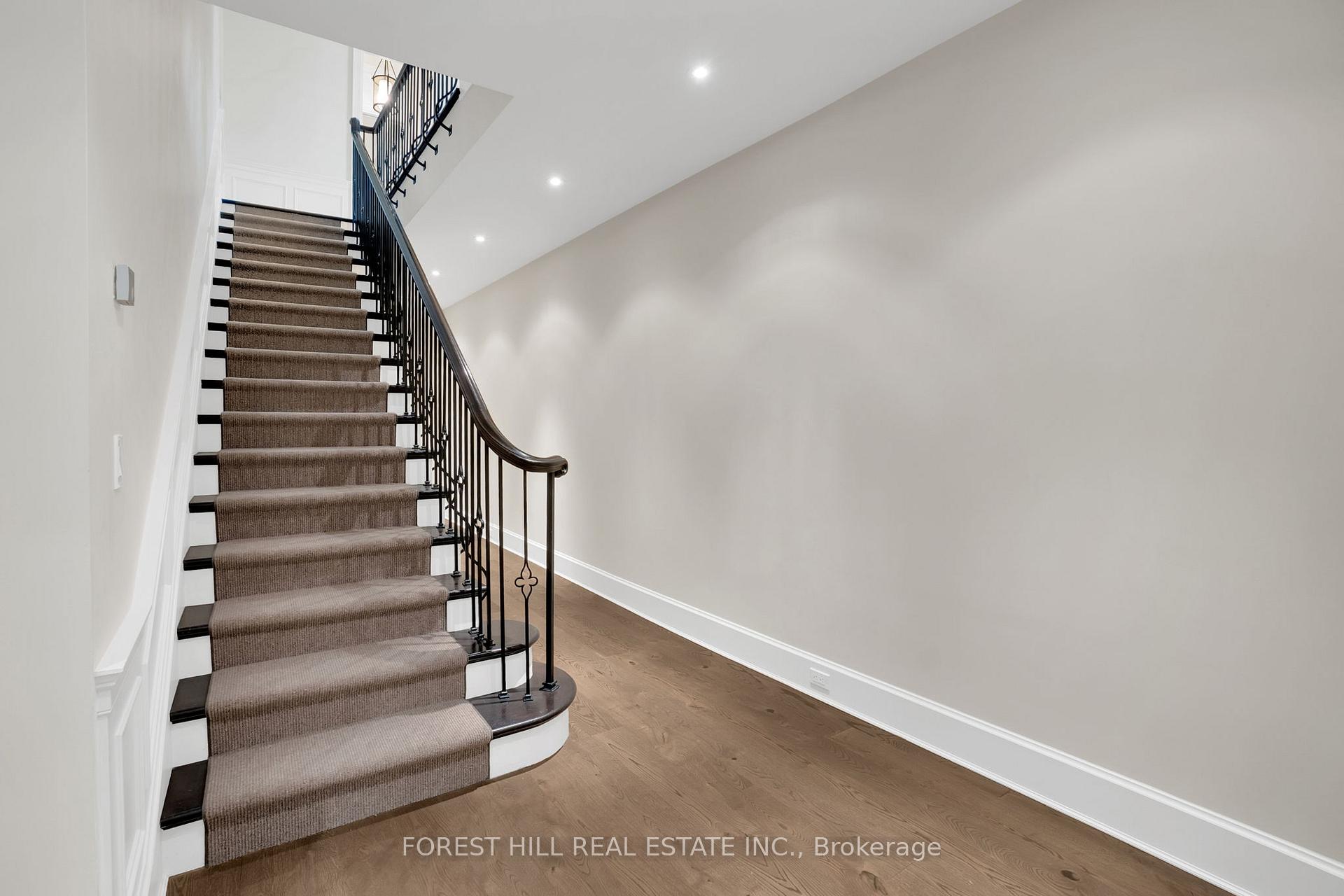 Photo 19 of 102 Sandringham Drive, Toronto, Lawrence Park North — HOMEH
