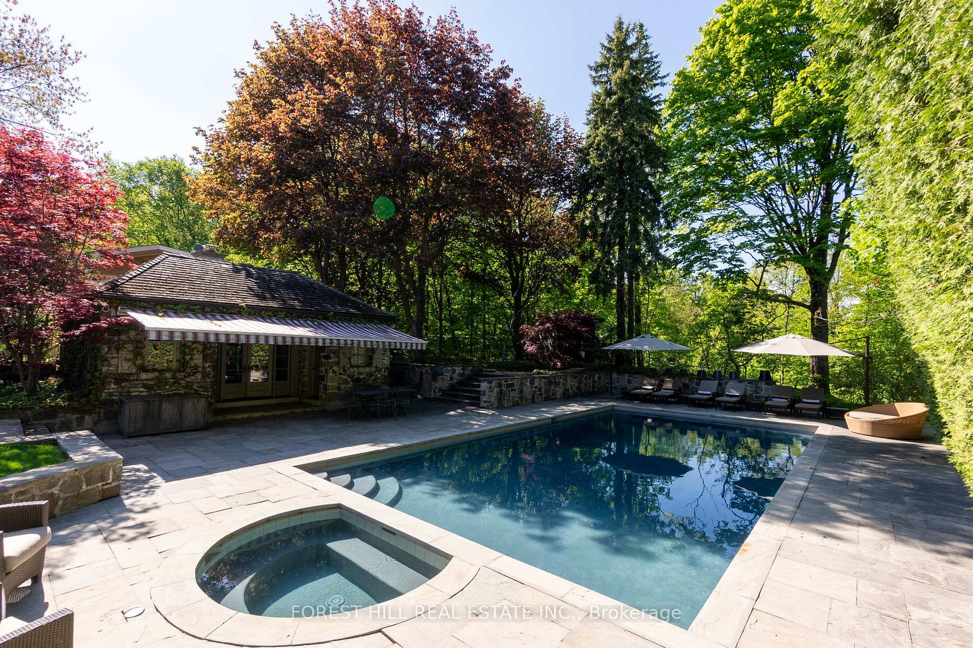 Photo 23 of 102 Sandringham Drive, Toronto, Lawrence Park North — HOMEH