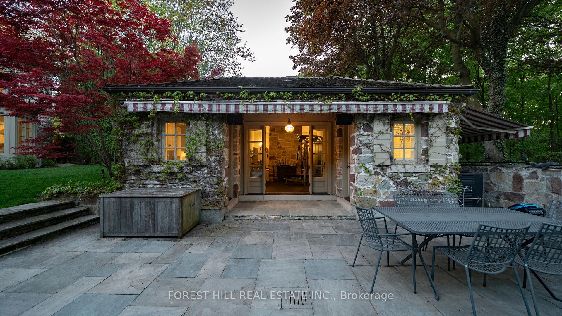 Photo 32 of 102 Sandringham Drive, Toronto, Lawrence Park North — HOMEH
