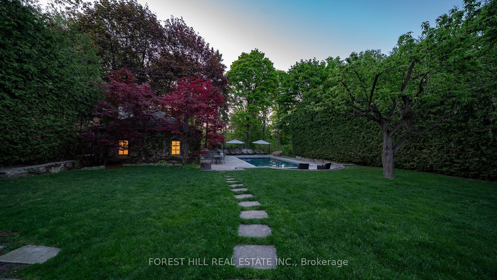 Photo 38 of 102 Sandringham Drive, Toronto, Lawrence Park North — HOMEH