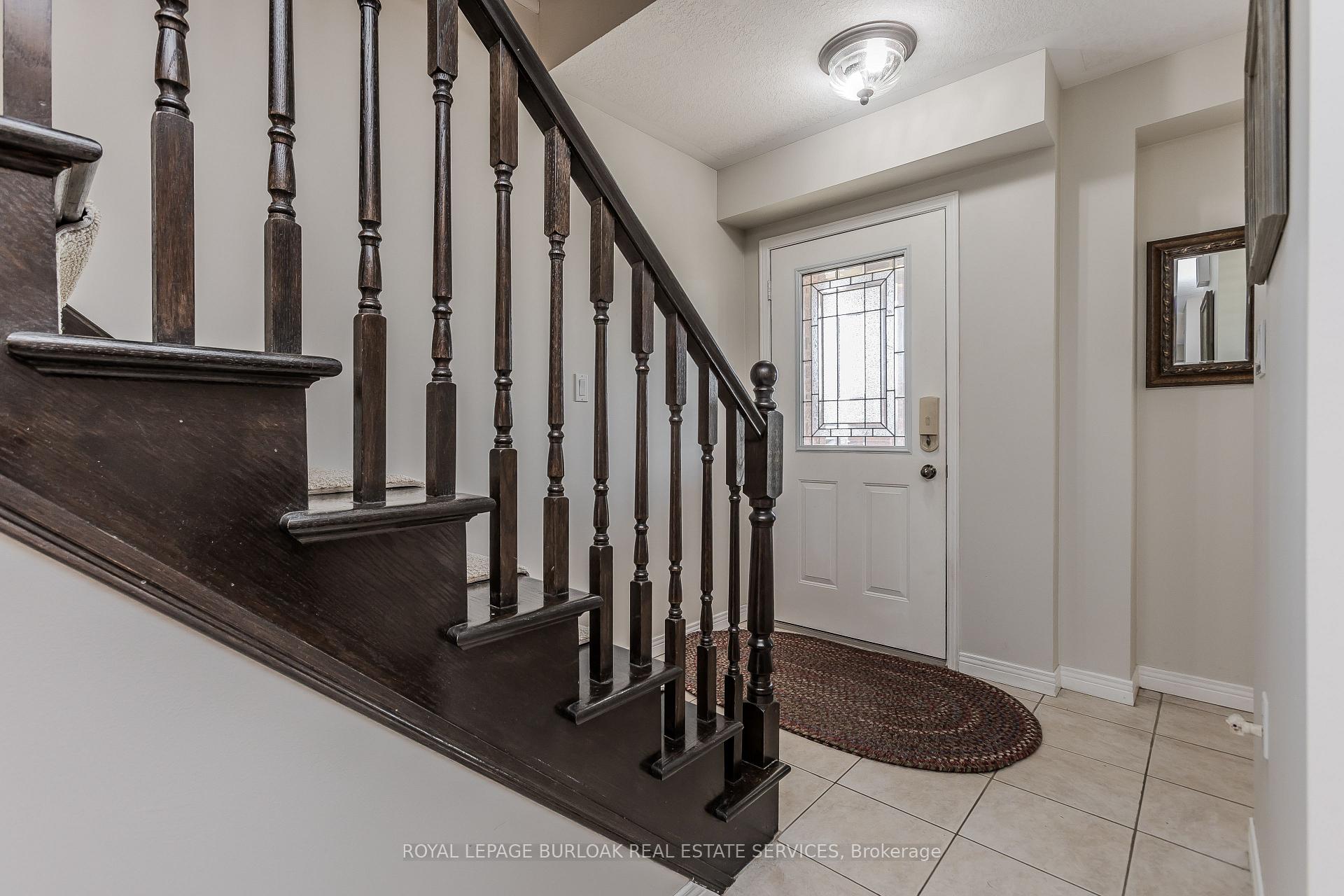 Photo 8 of 192 Pinehill Drive, Hamilton, Rural Glanbrook — HOMEH