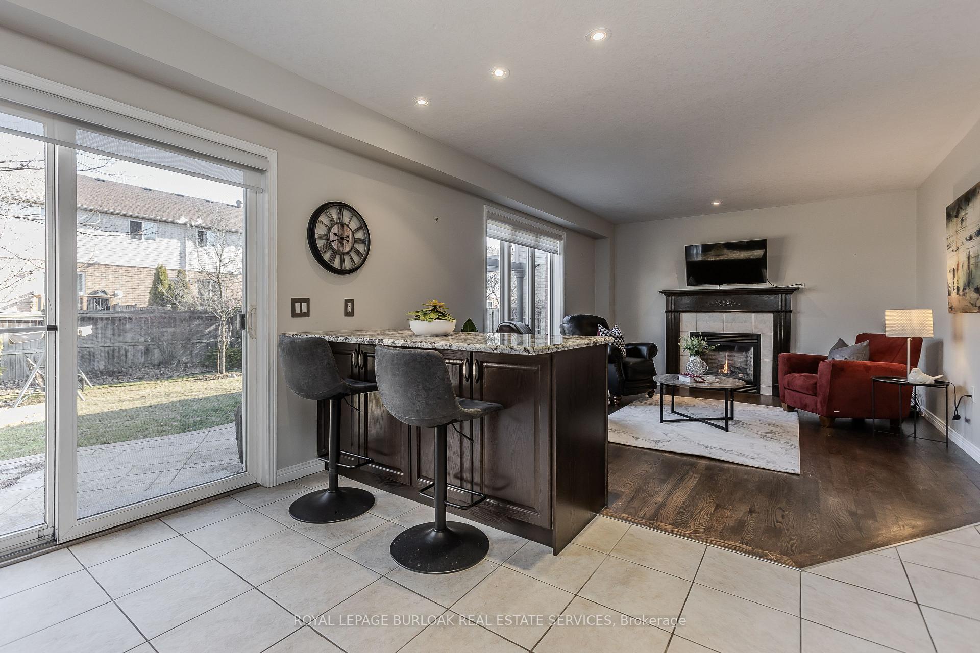 Photo 13 of 192 Pinehill Drive, Hamilton, Rural Glanbrook — HOMEH