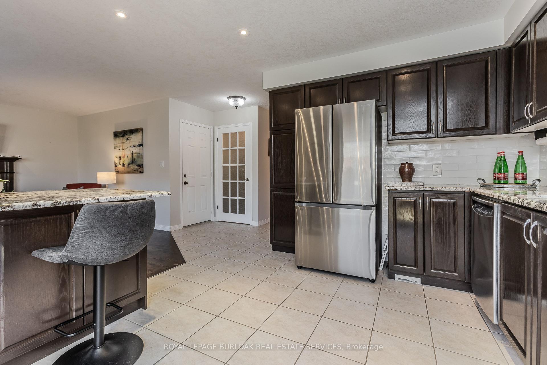 Photo 11 of 192 Pinehill Drive, Hamilton, Rural Glanbrook — HOMEH