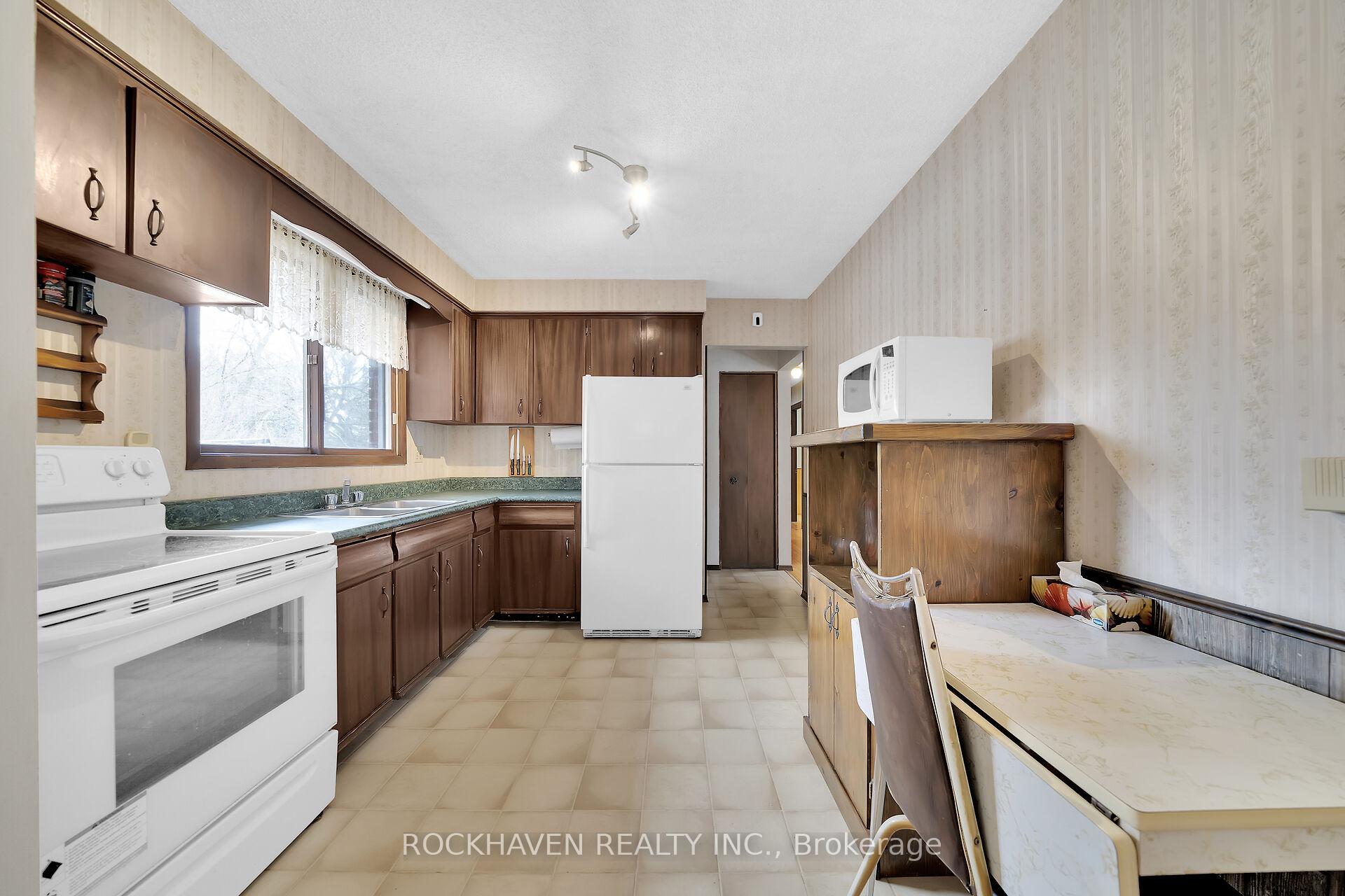 Photo 24 of 223 5th Con Road E, Hamilton, Rural Flamborough — HOMEH