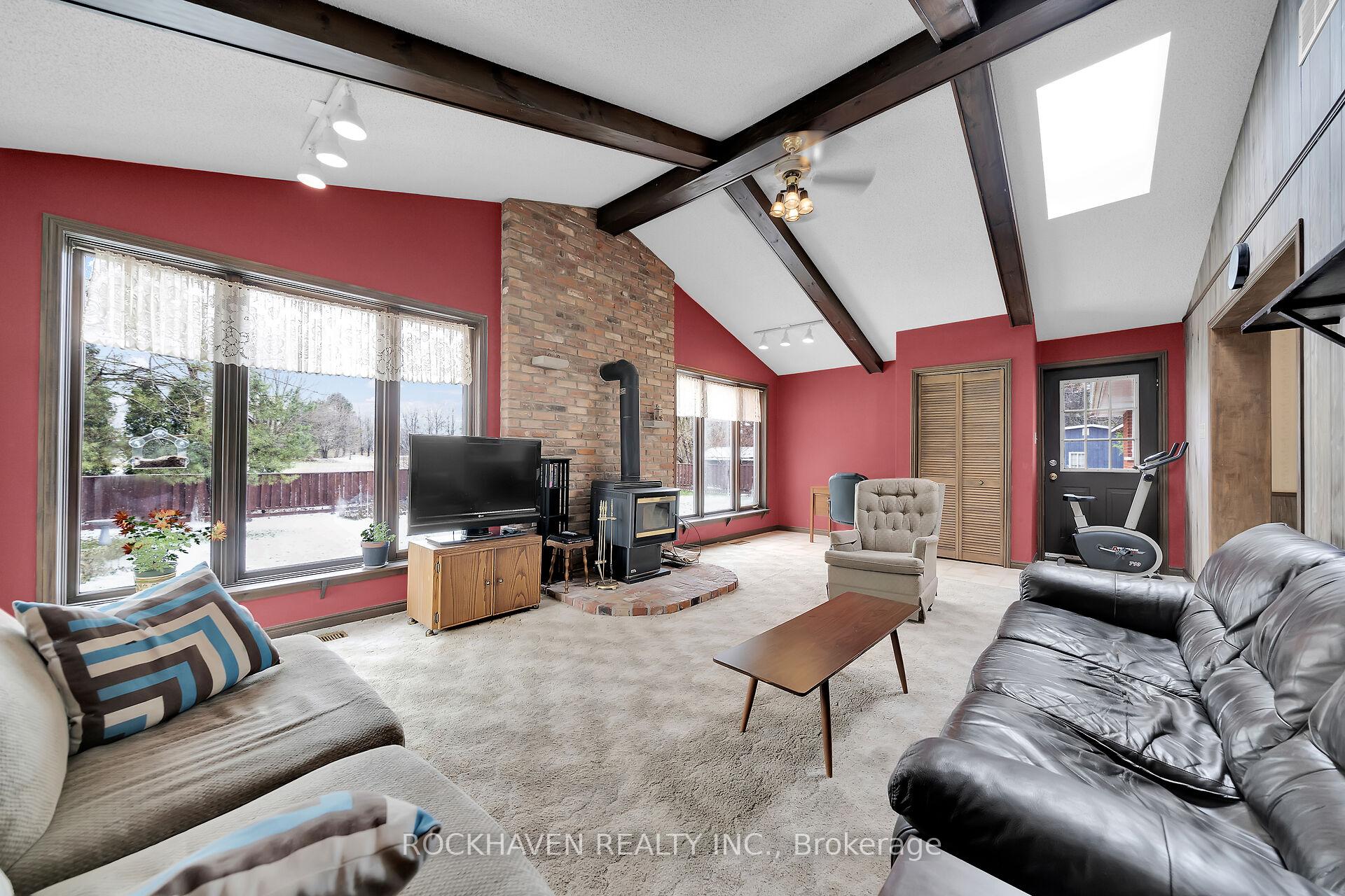 Photo 9 of 223 5th Con Road E, Hamilton, Rural Flamborough — HOMEH