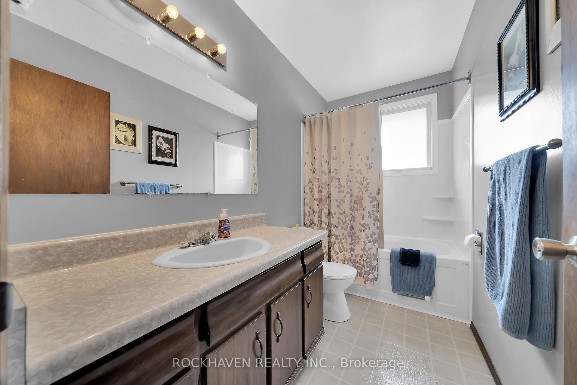 Photo 15 of 223 5th Con Road E, Hamilton, Rural Flamborough — HOMEH