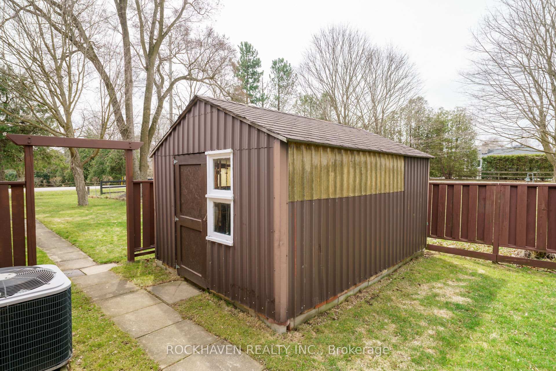 Photo 22 of 223 5th Con Road E, Hamilton, Rural Flamborough — HOMEH