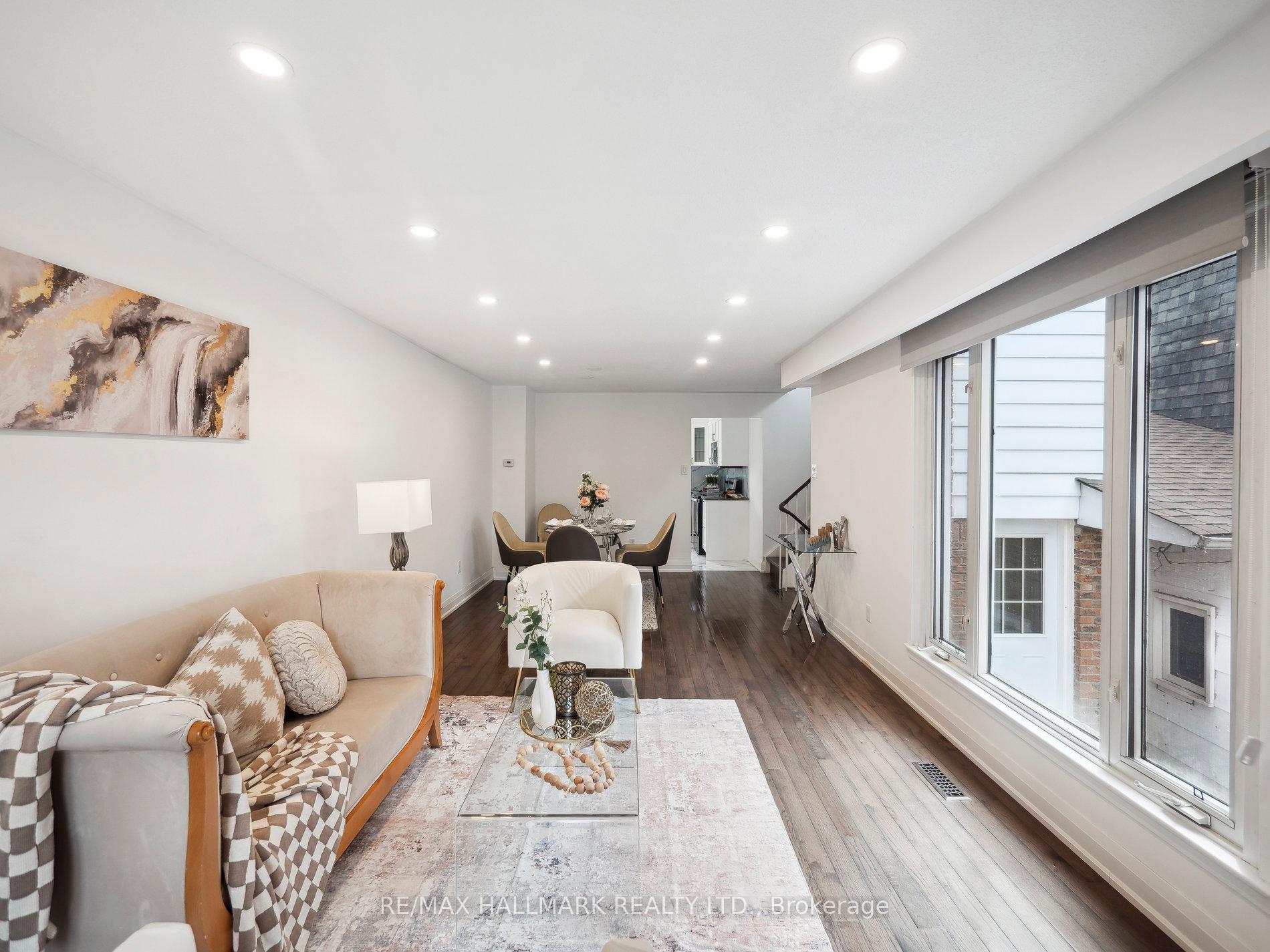 Photo 4 of 48 St Andrews Court, Aurora, Hills of St Andrew — HOMEH