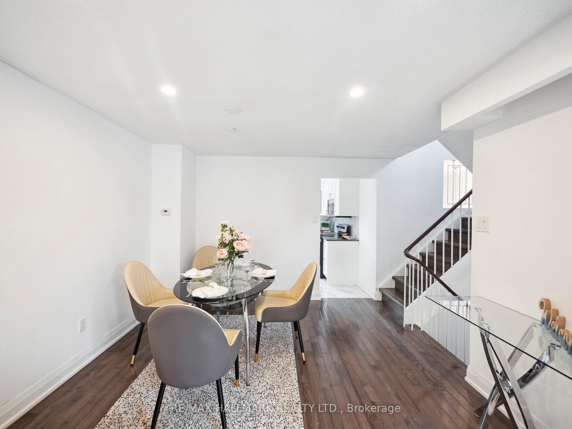 Photo 8 of 48 St Andrews Court, Aurora, Hills of St Andrew — HOMEH