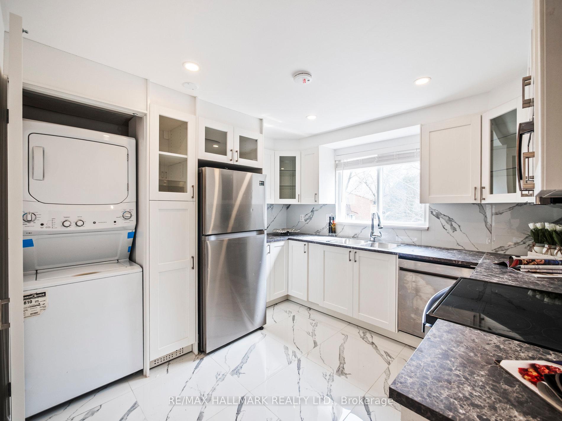Photo 3 of 48 St Andrews Court, Aurora, Hills of St Andrew — HOMEH