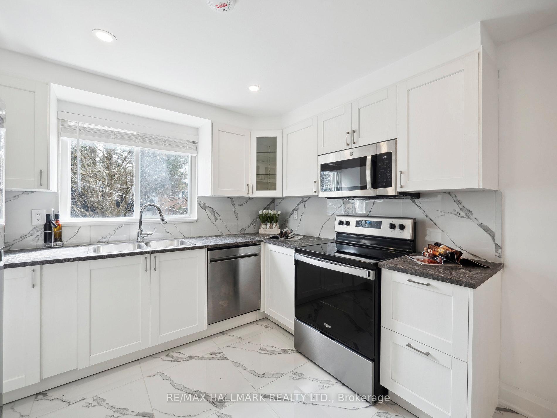 Photo 6 of 48 St Andrews Court, Aurora, Hills of St Andrew — HOMEH