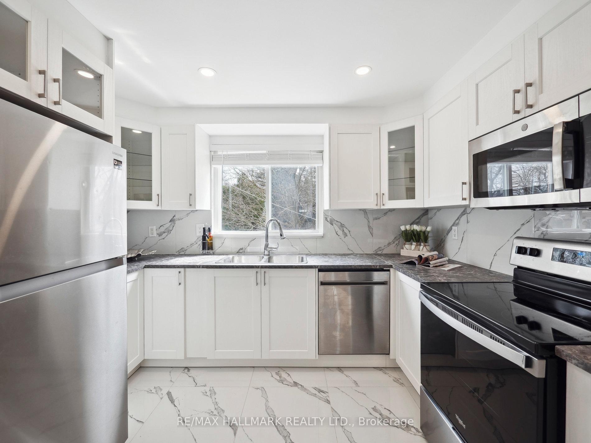 Photo 5 of 48 St Andrews Court, Aurora, Hills of St Andrew — HOMEH