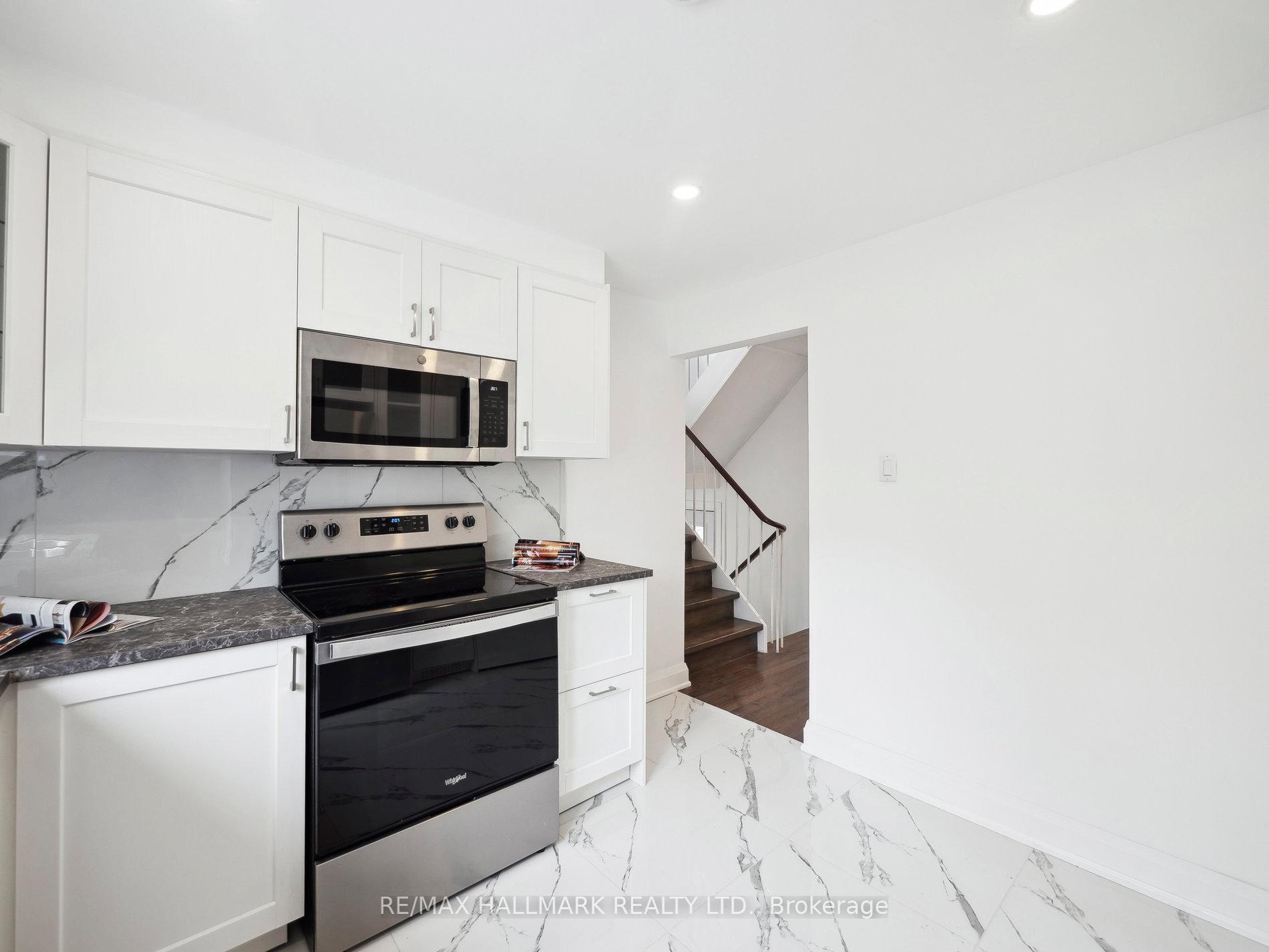 Photo 10 of 48 St Andrews Court, Aurora, Hills of St Andrew — HOMEH