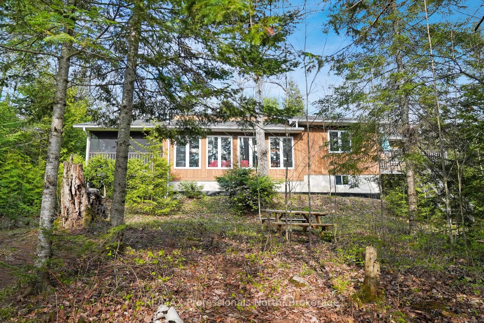 Front of 1073 Driftwood Bay Drive