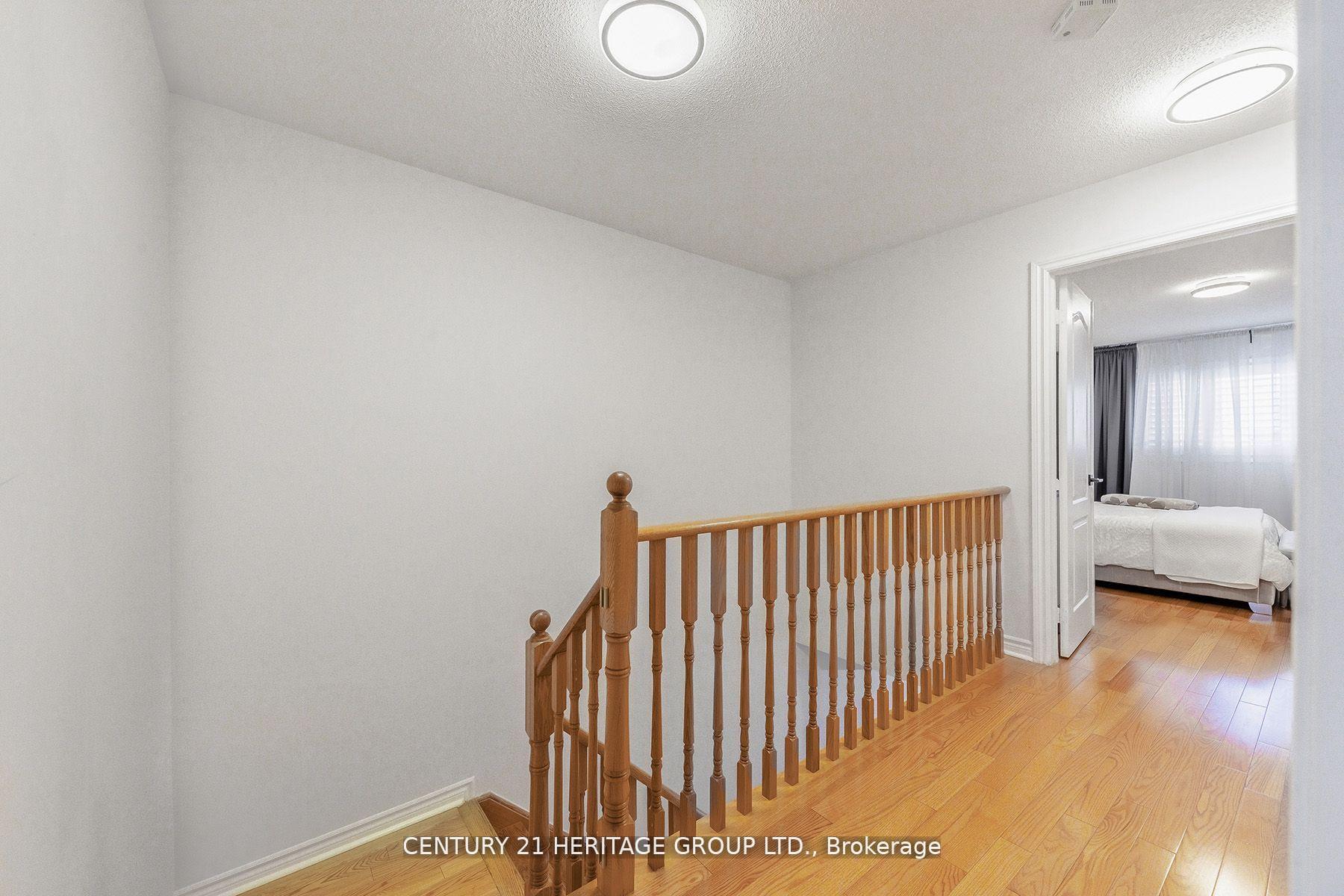 Photo 13 of 74 Lander Crescent, Vaughan, Patterson — HOMEH
